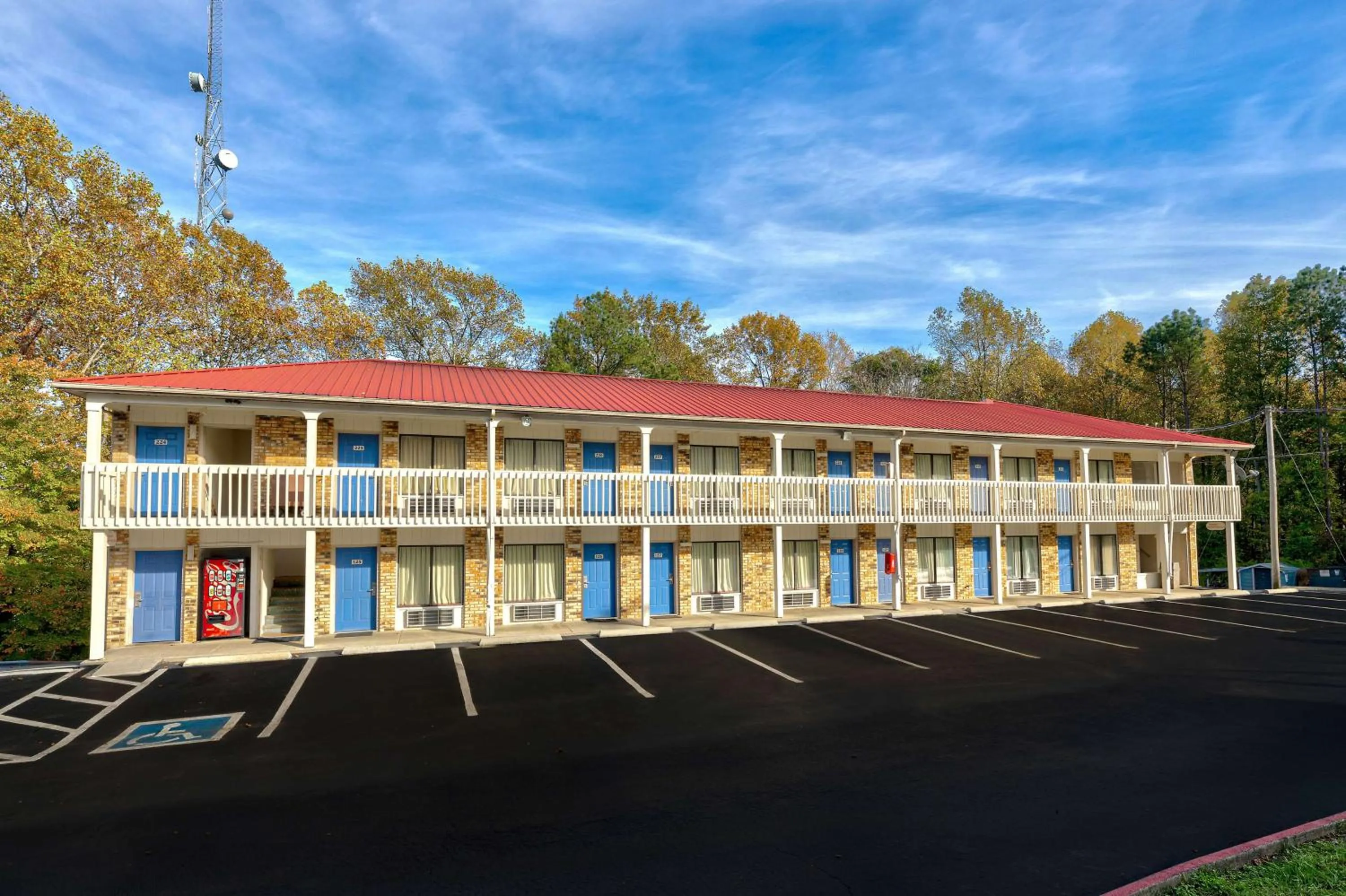 Property building in Motel 6-Cookeville, TN