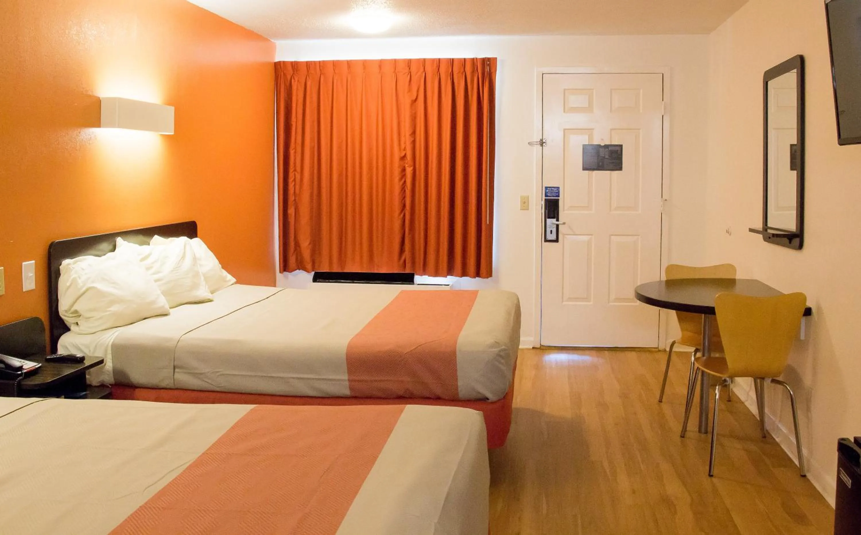 Bedroom, Bed in Motel 6-Cookeville, TN