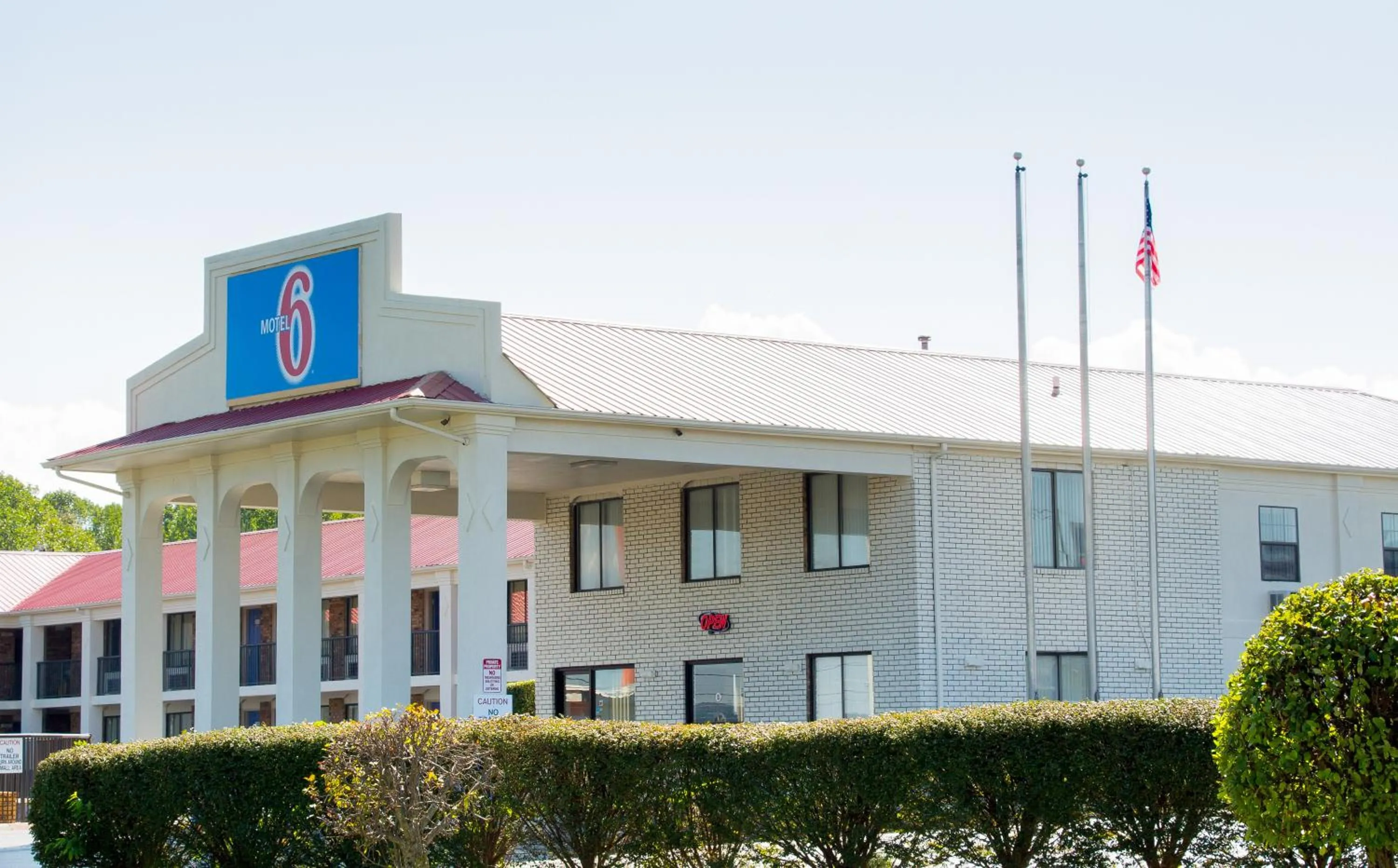 Facade/entrance in Motel 6-Cookeville, TN