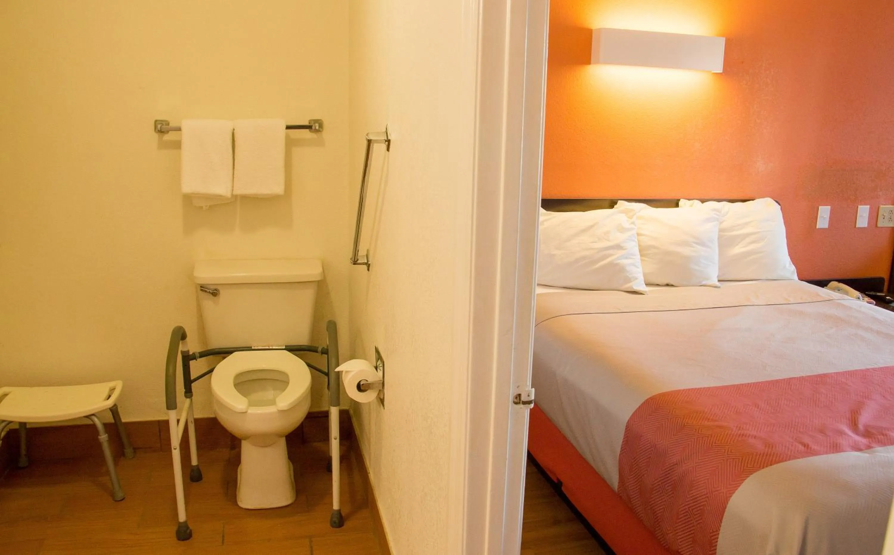 Bedroom, Bed in Motel 6-Cookeville, TN