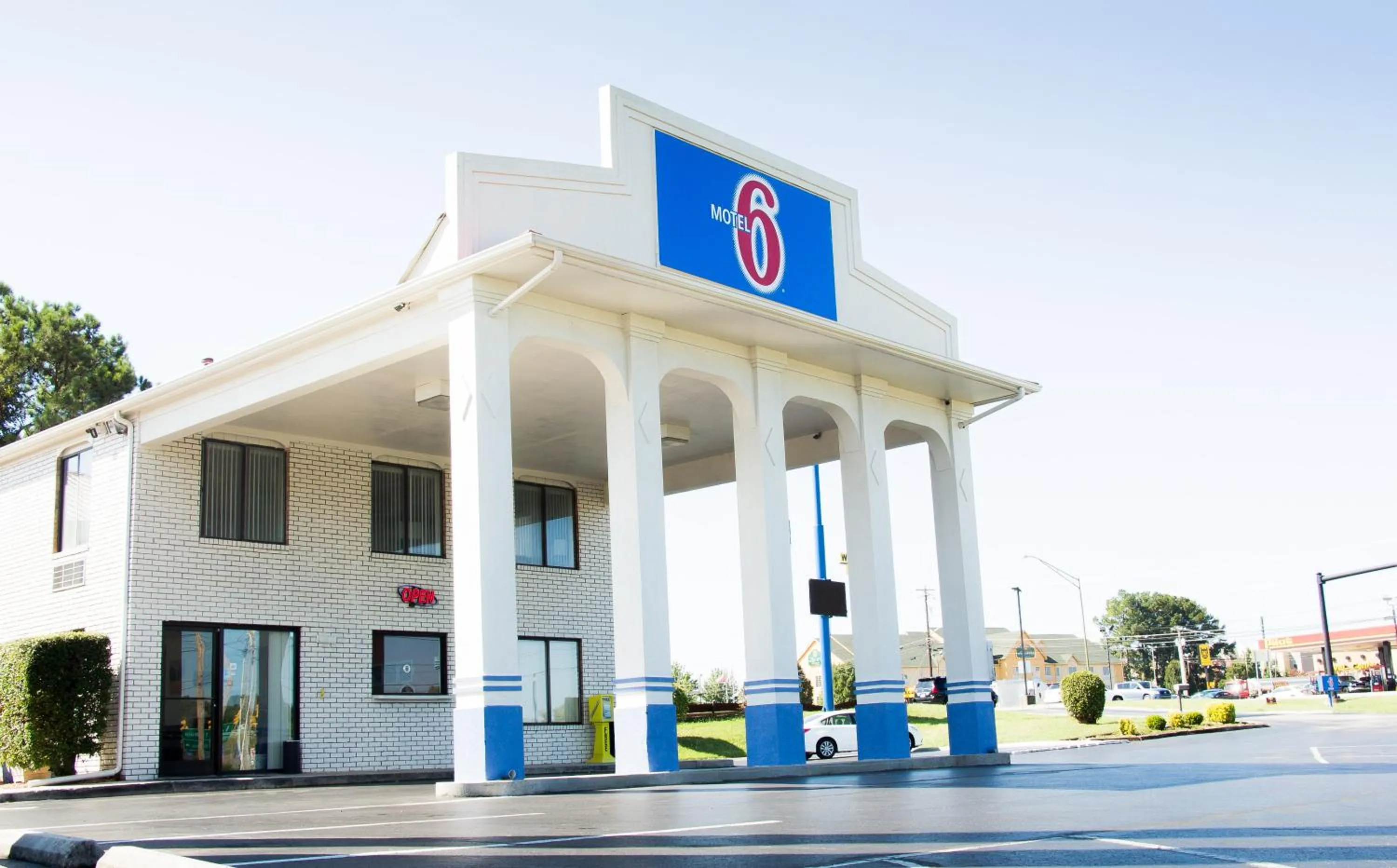 Facade/entrance in Motel 6-Cookeville, TN