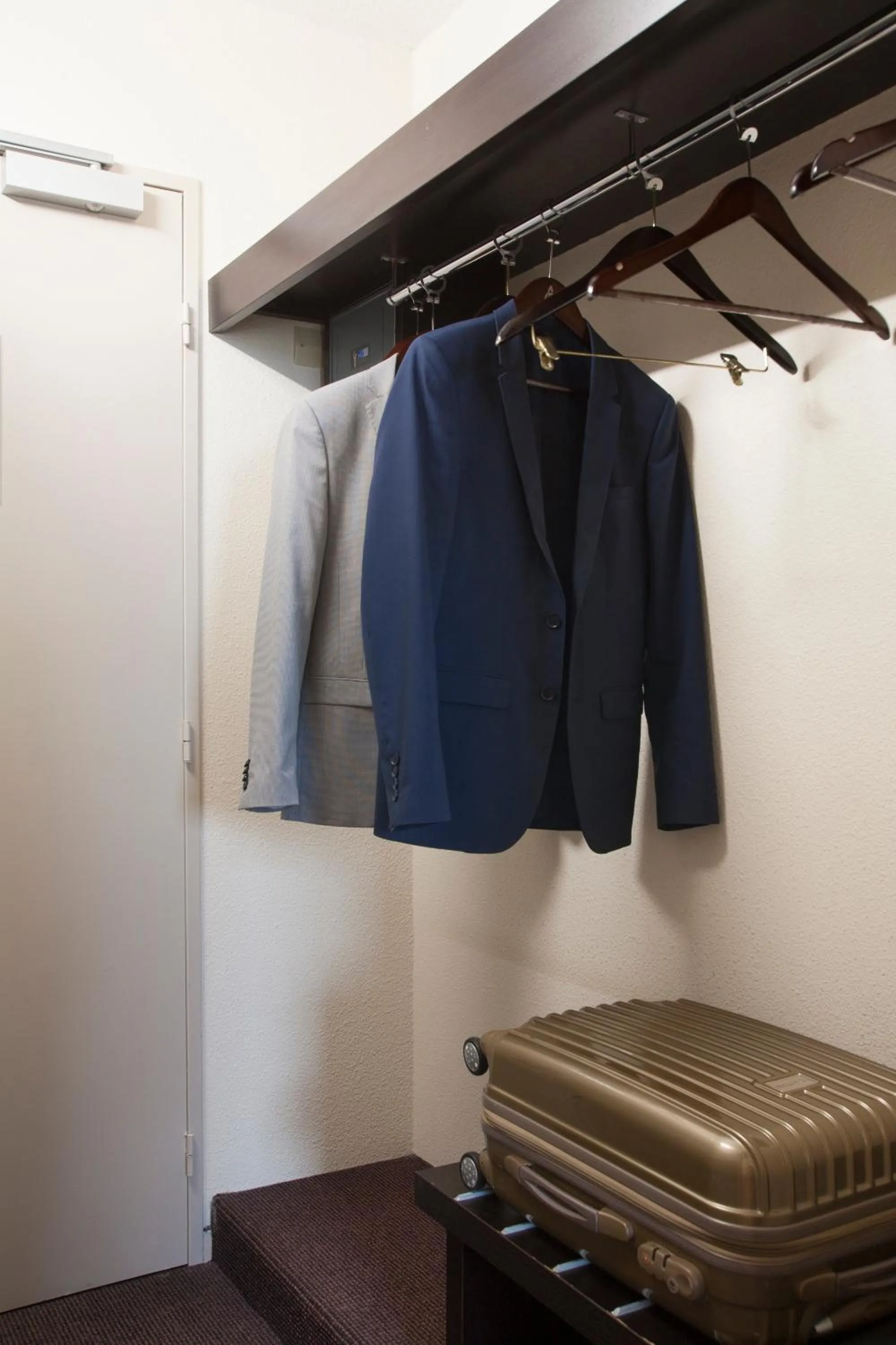 Area and facilities in Apogia Paris