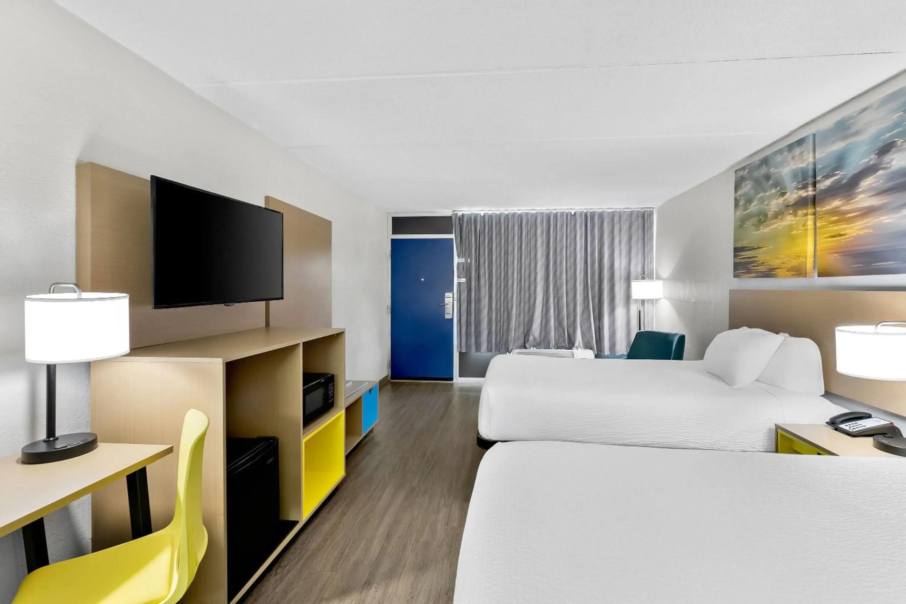 Bed in Days Inn by Wyndham Seneca-Clemson