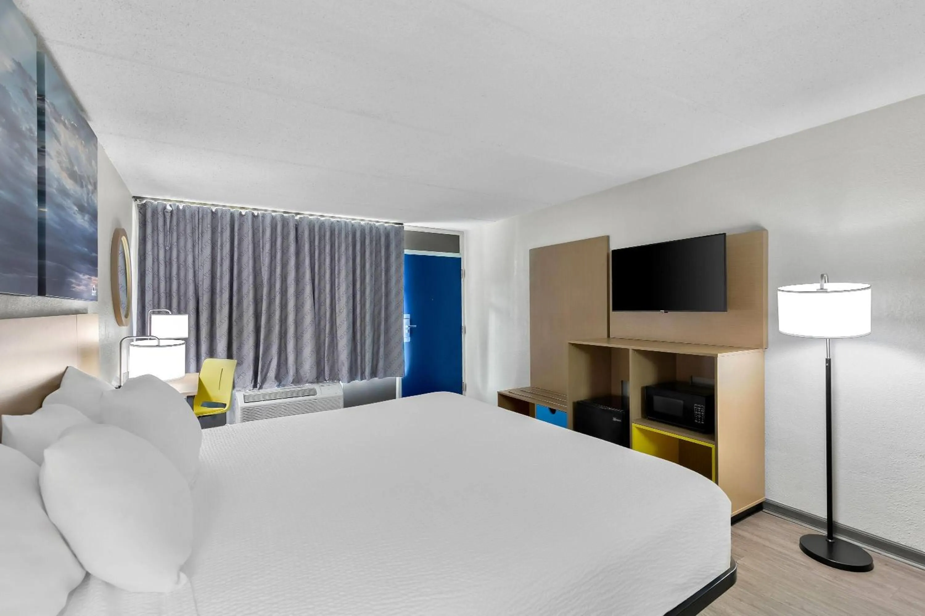 Bed in Days Inn by Wyndham Seneca-Clemson