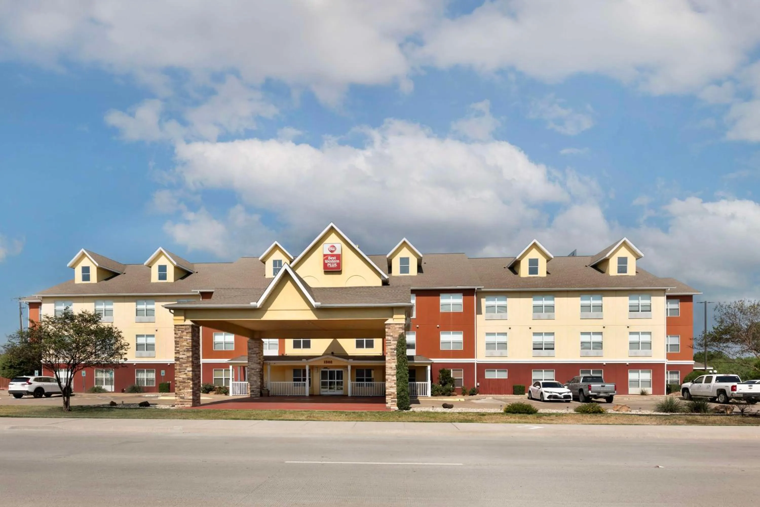 Property building in Best Western Plus Waco North