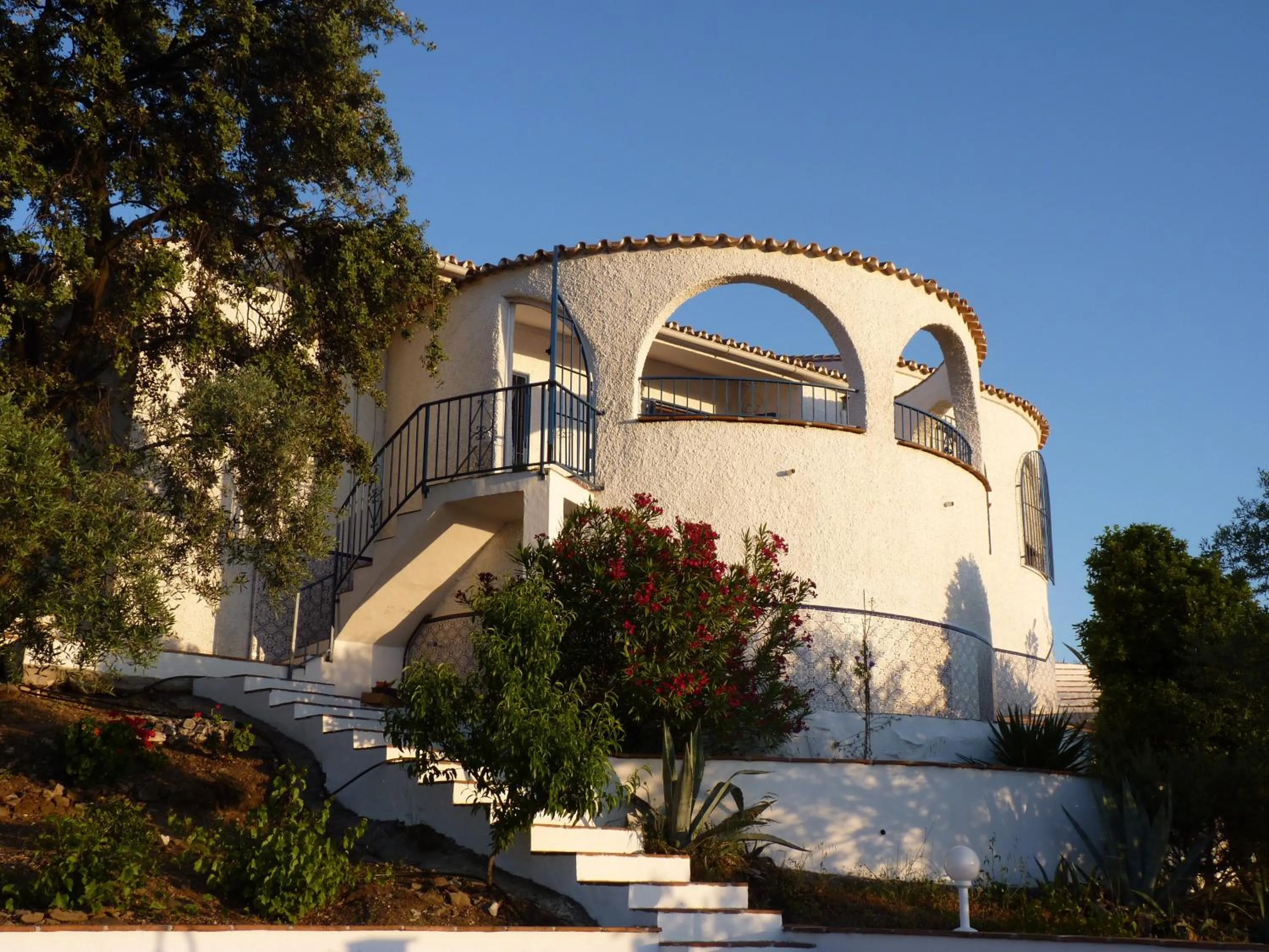 Facade/entrance, Property Building in B&B la Madrugada