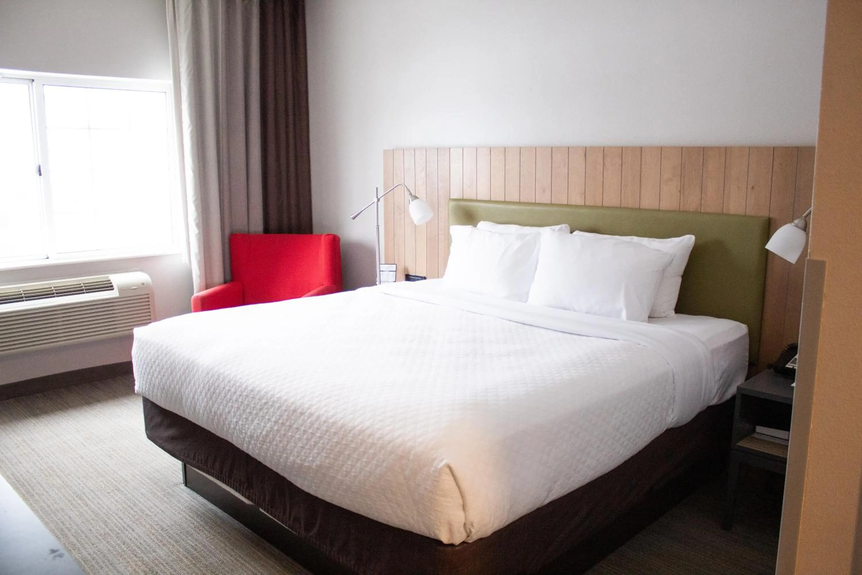 Country Inn & Suites by Radisson, Big Rapids, MI