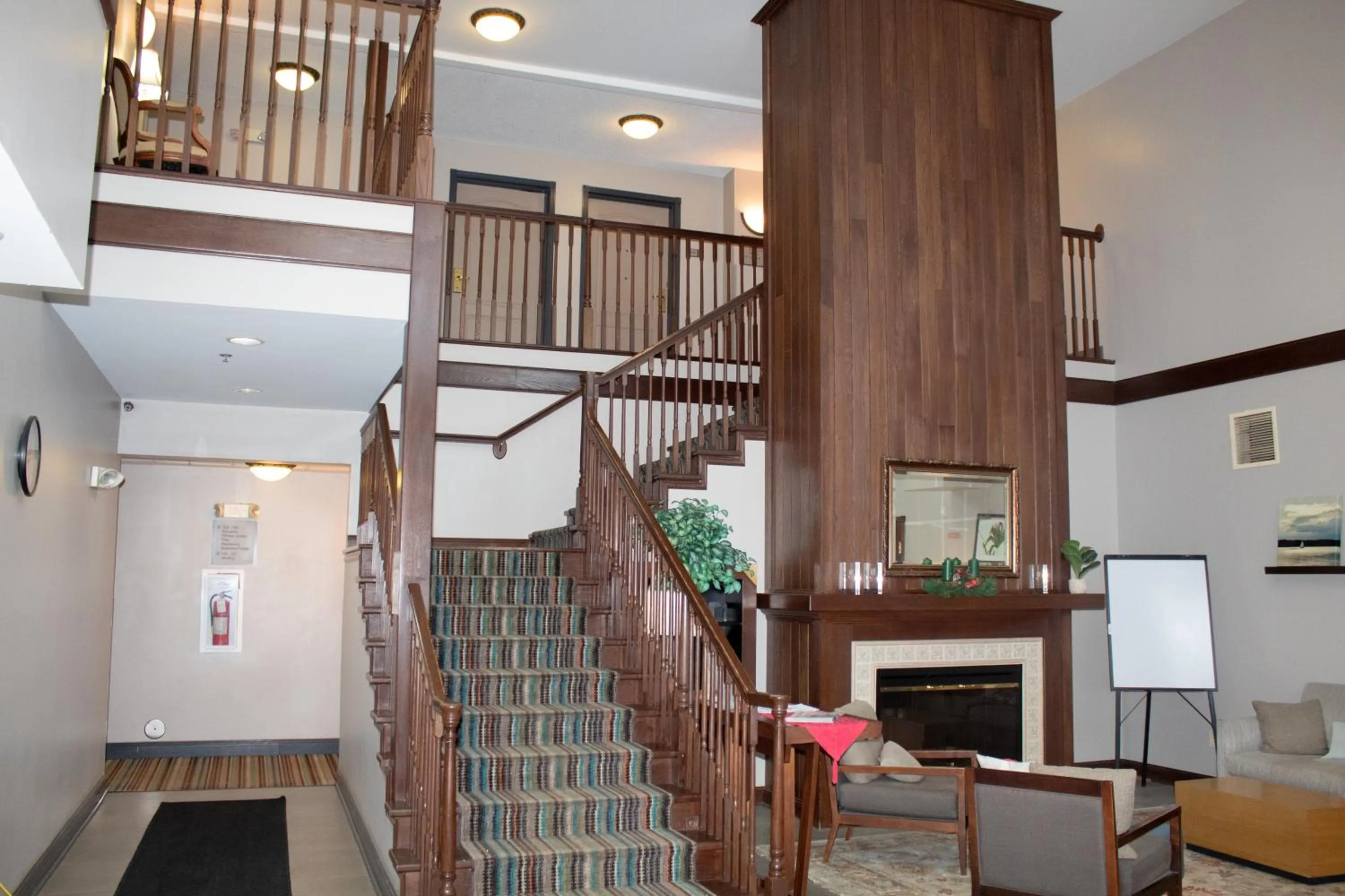 Lobby or reception in Country Inn & Suites by Radisson, Big Rapids, MI