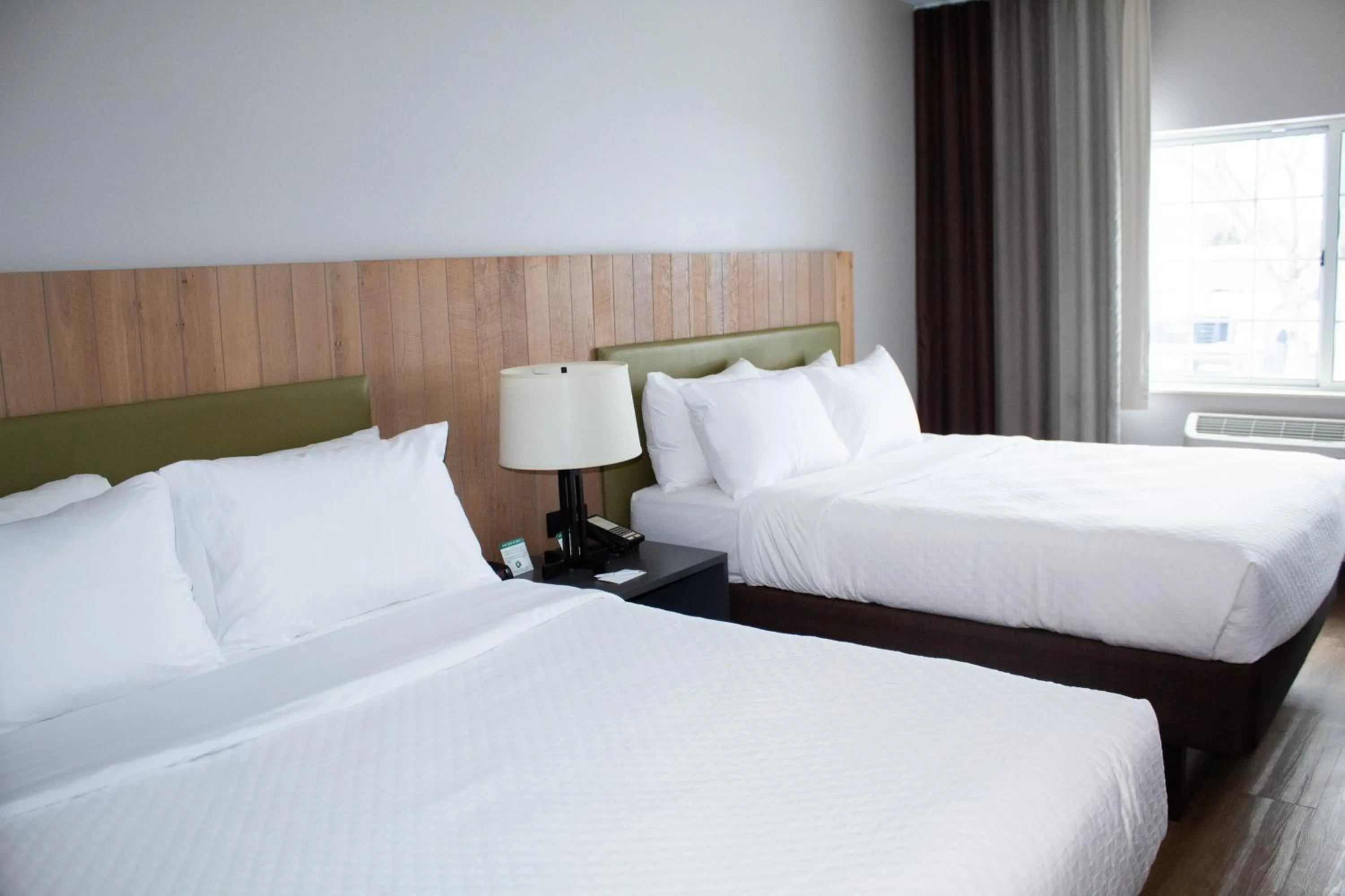 Country Inn & Suites by Radisson, Big Rapids, MI