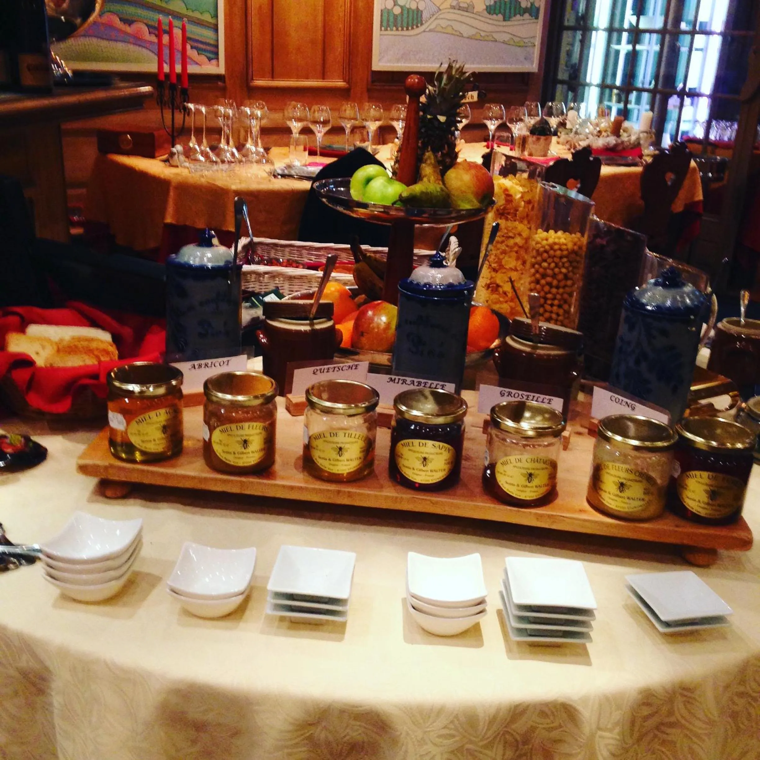 Breakfast in Hotel Restaurant Les Pins logis