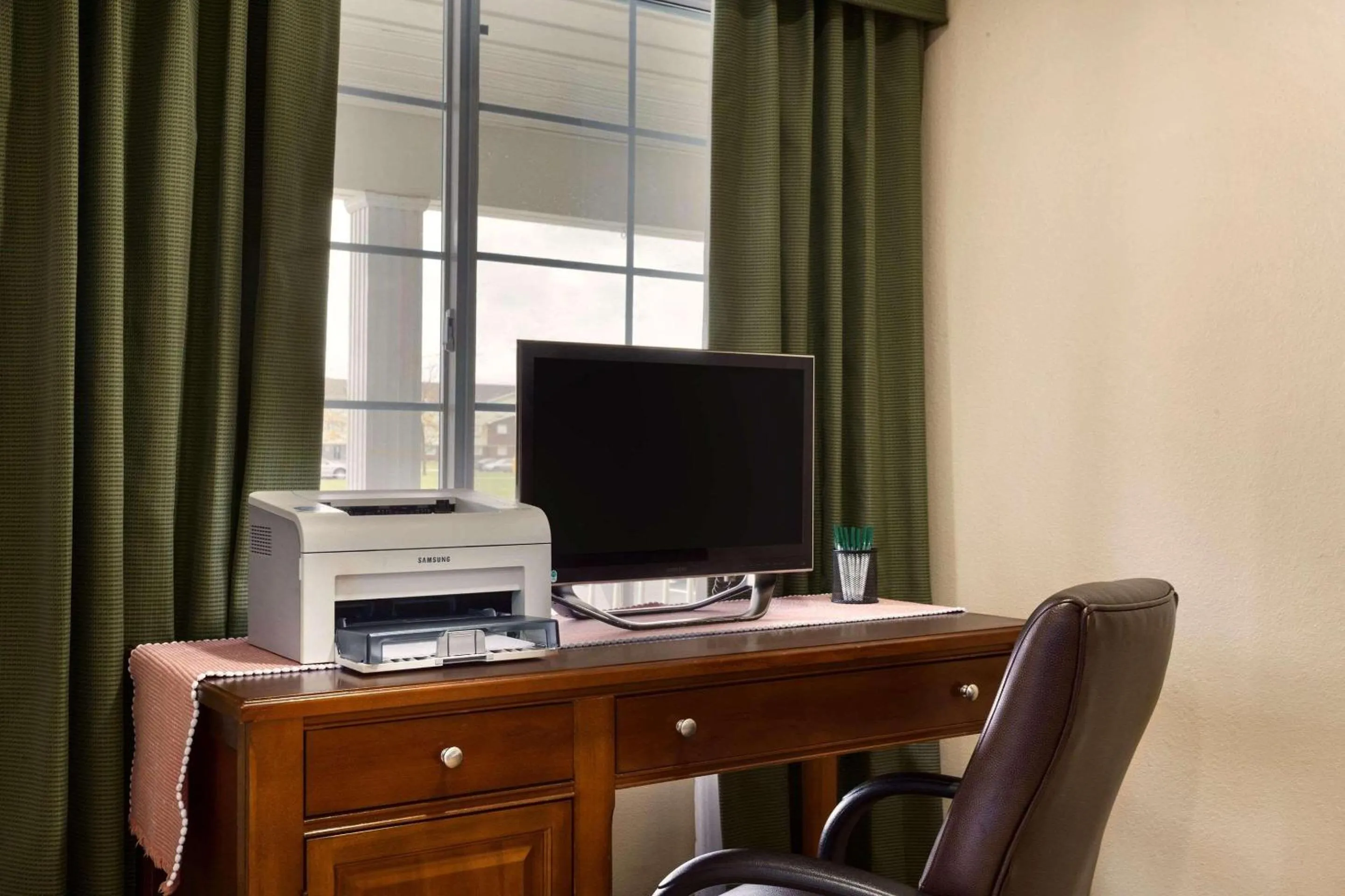 Business facilities in Country Inn & Suites by Radisson, Marion, OH