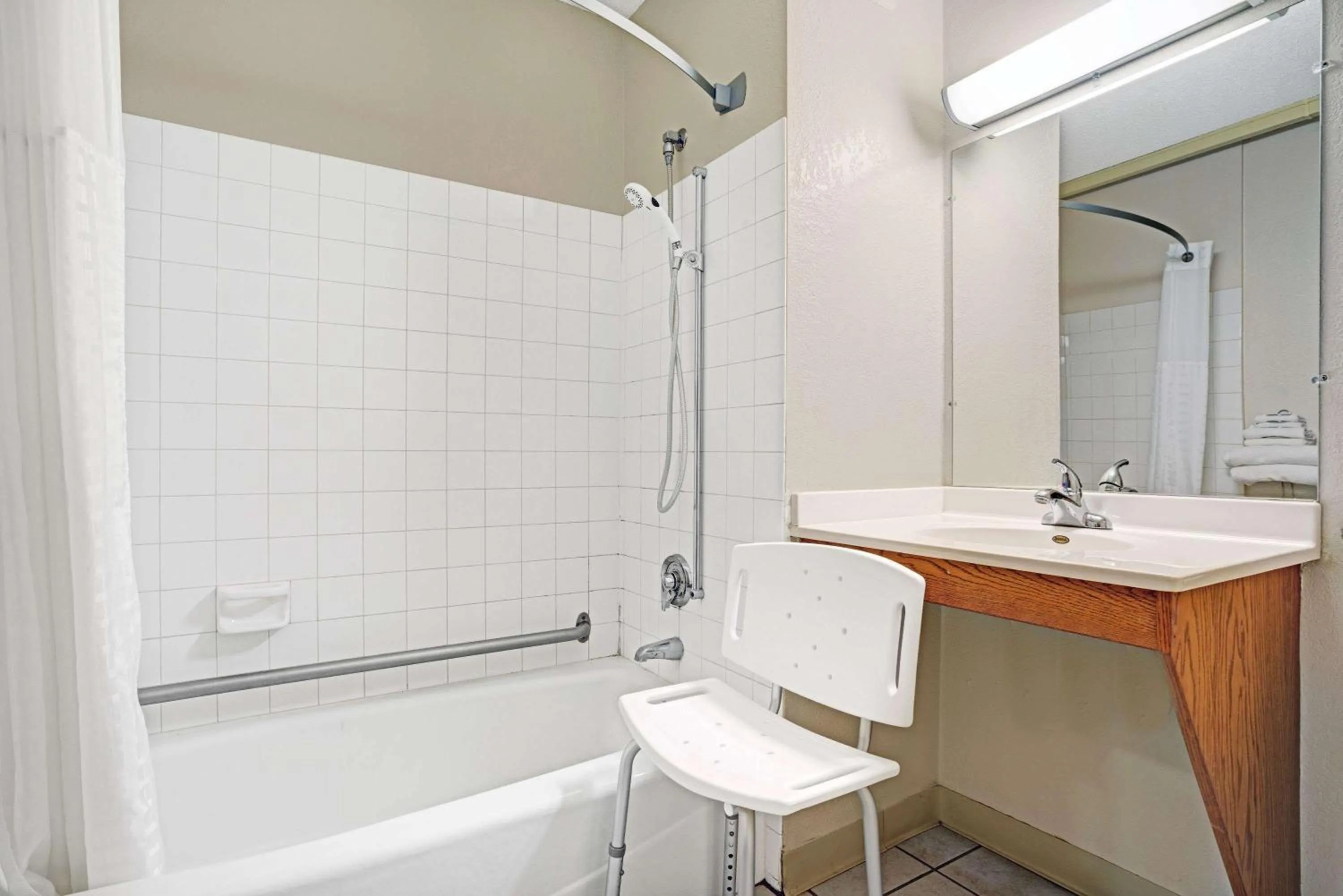 Photo of the whole room in Super 8 by Wyndham Rogers Minnesota