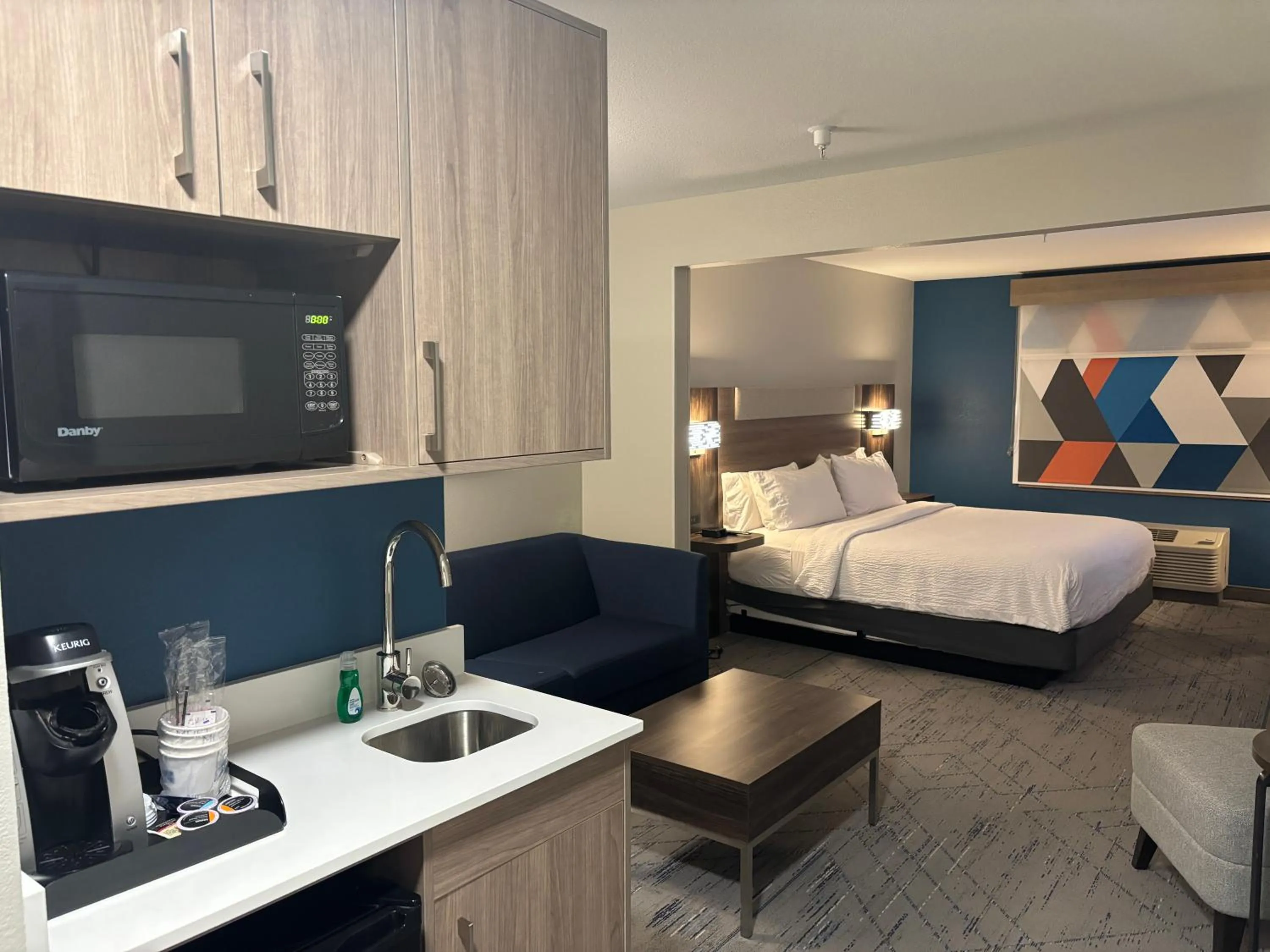 Bed in Holiday Inn Express & Suites Truth Or Consequences by IHG