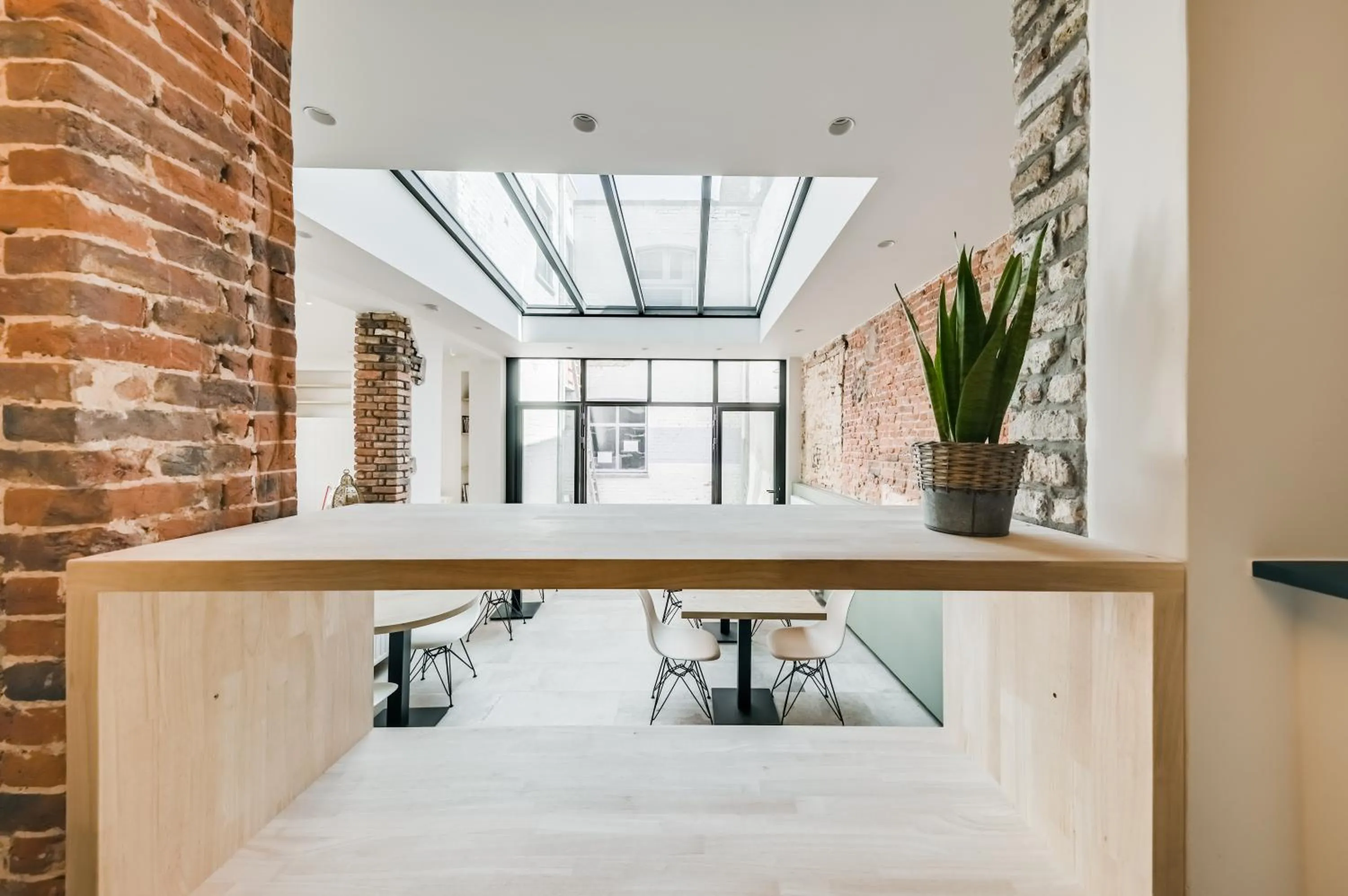 Communal kitchen, Bed in La Clé Brugge
