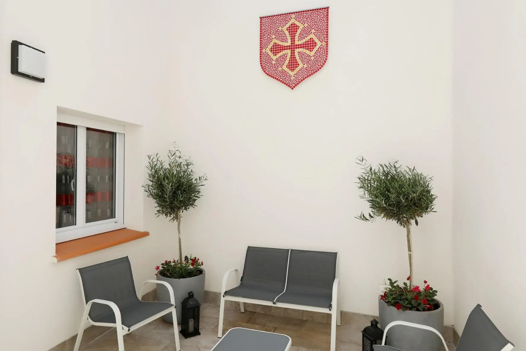 Property building in Le Porta 5