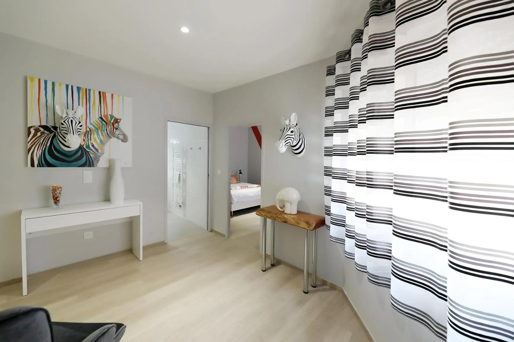 Facade/entrance in Le Porta 5