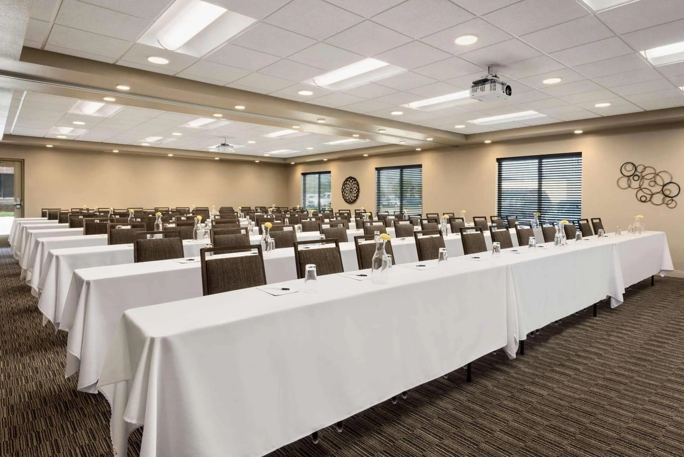 Meeting/conference room in Country Inn & Suites by Radisson, St Cloud West, MN