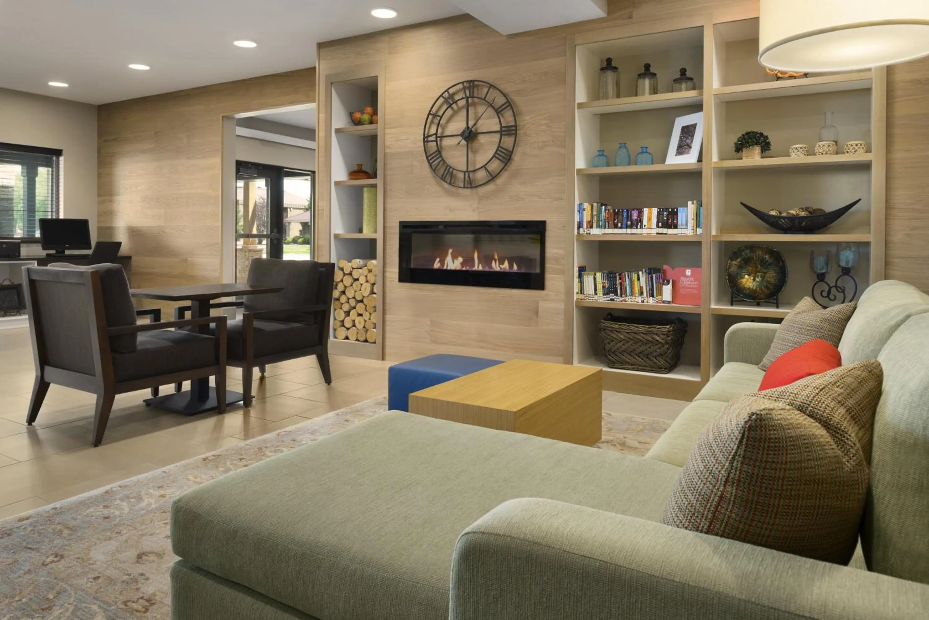 Lobby or reception in Country Inn & Suites by Radisson, St Cloud West, MN