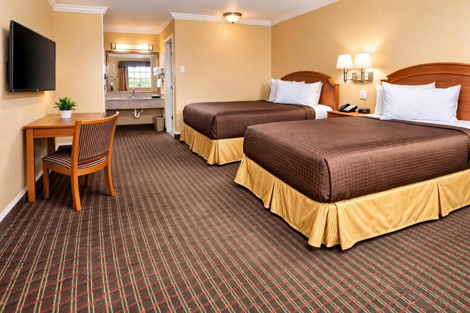 Bed in Rodeway Inn Killeen near Fort Hood
