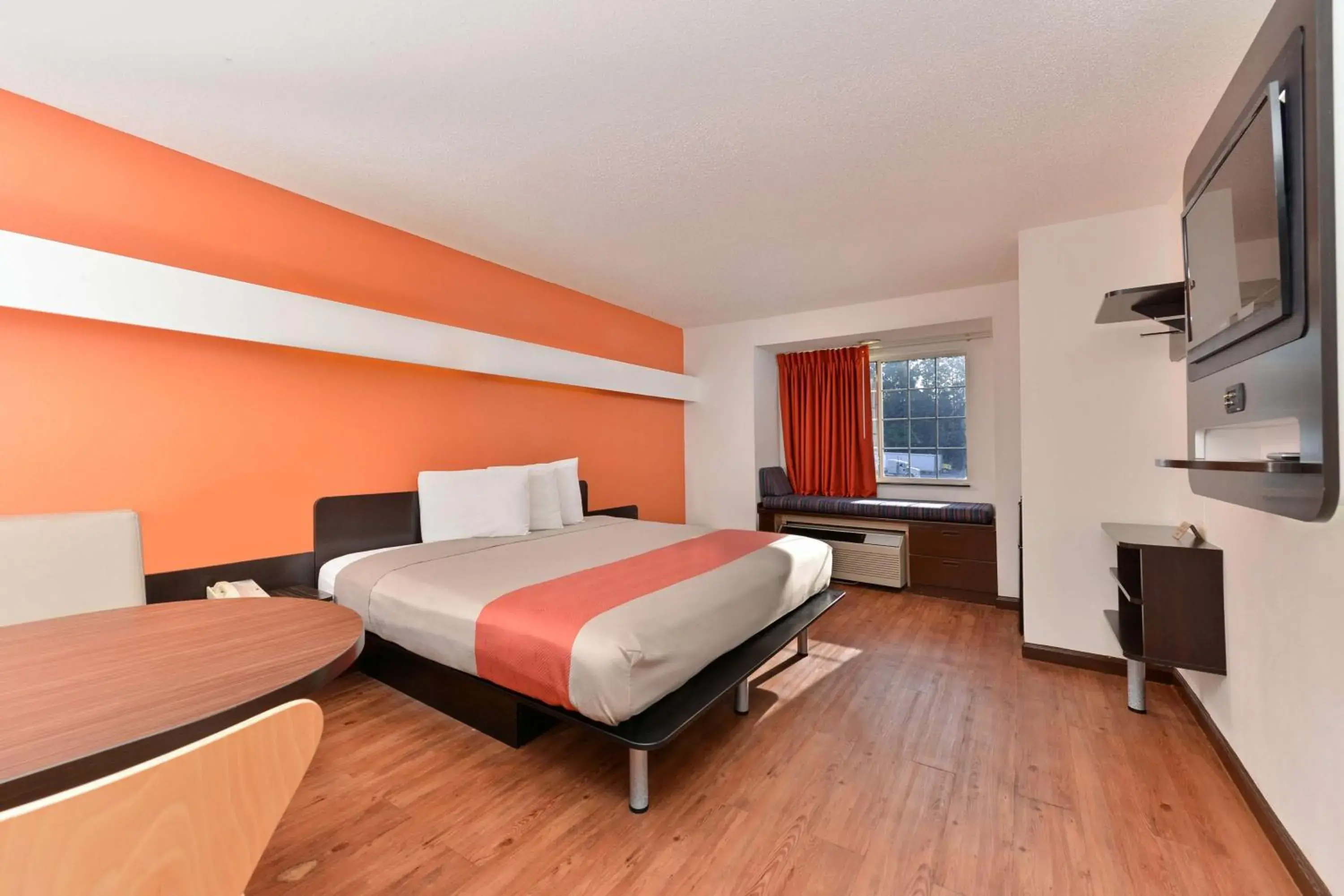 King Room - single occupancy - Smoking in Motel 6-Richburg, SC King Room - single occupancy - Smoking in Motel 6-Richburg, SC