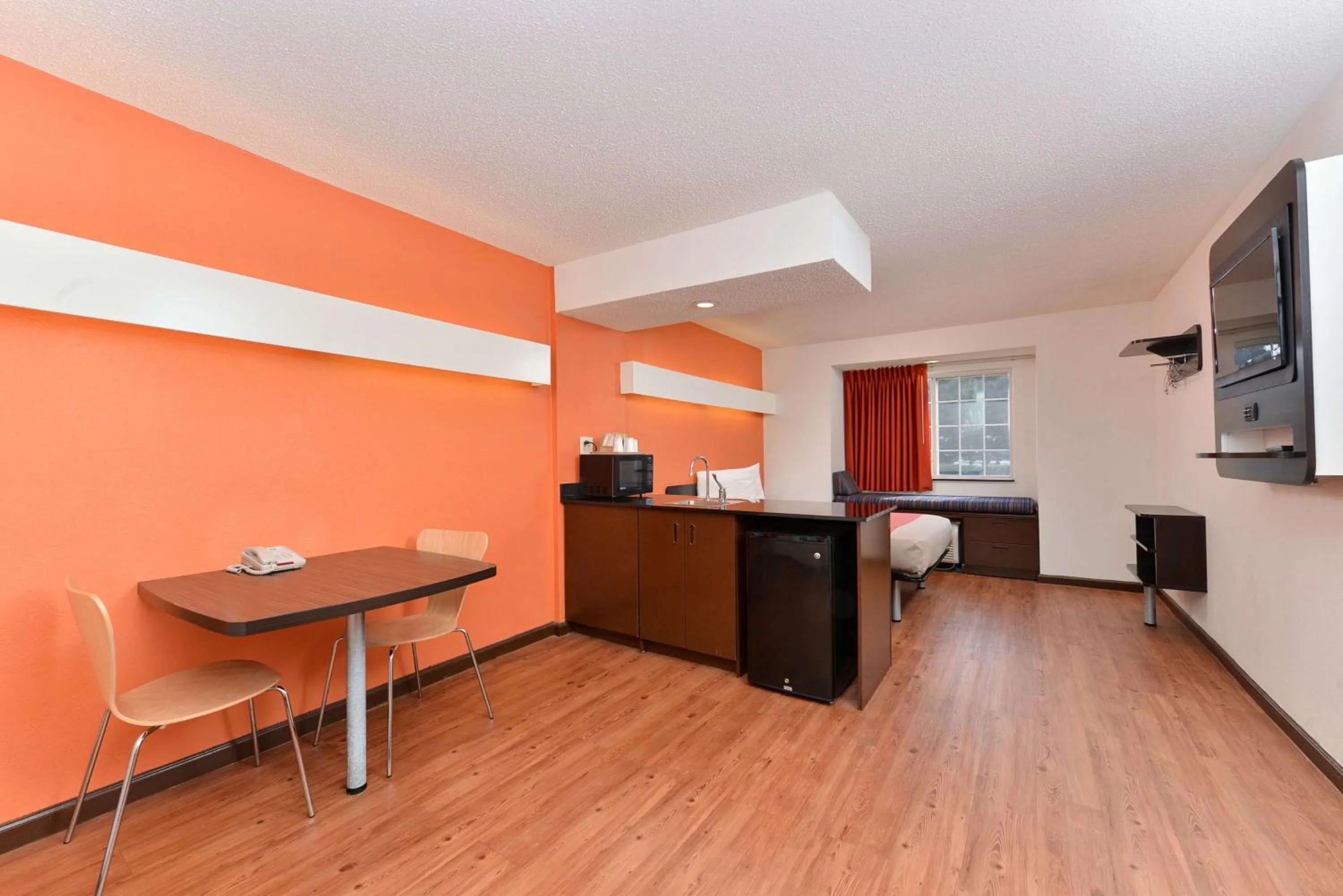 TV and multimedia in Motel 6-Richburg, SC