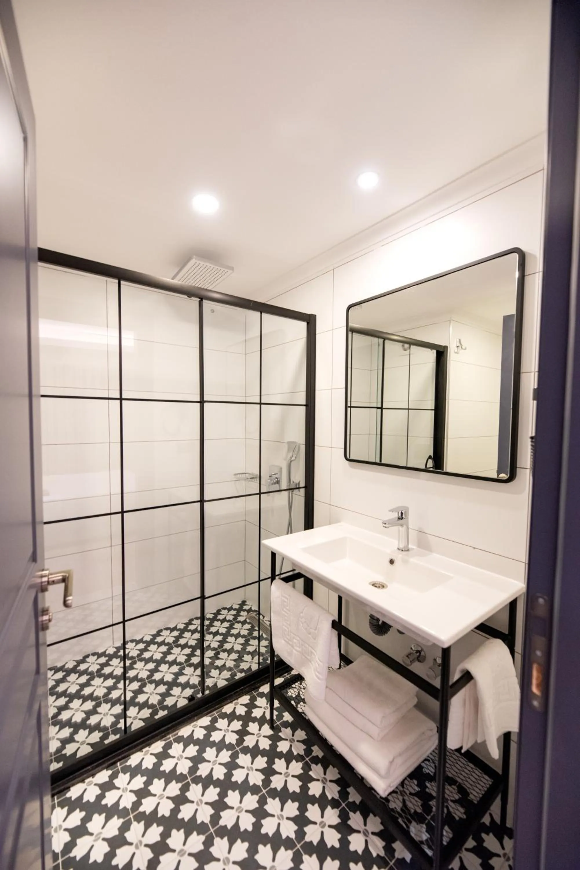 Shower, Bathroom in LAFARINE HOTEL