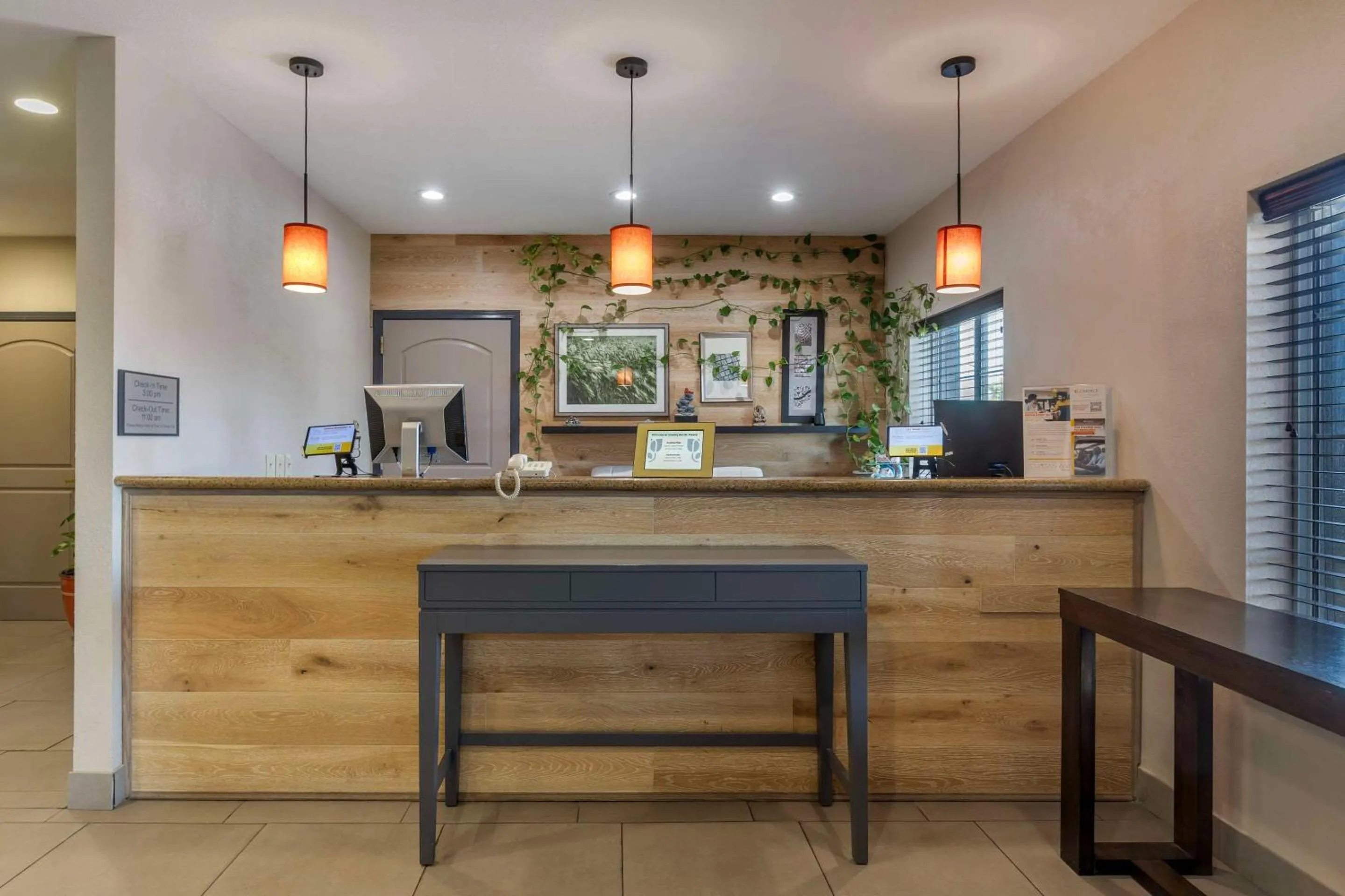 Lobby or reception in Country Inn & Suites by Radisson, St Peters, MO