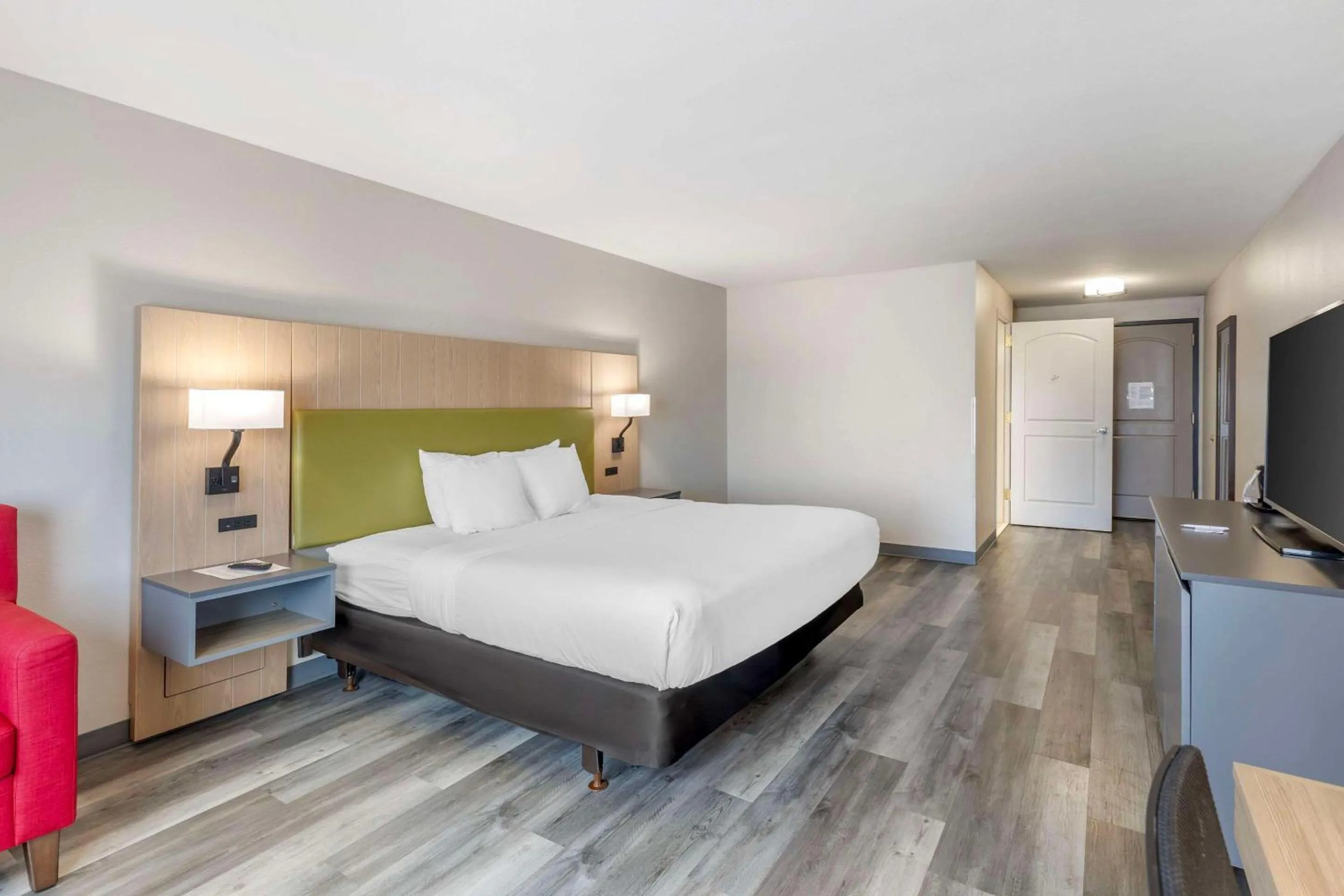 Bedroom, Bed in Country Inn & Suites by Radisson, St Peters, MO