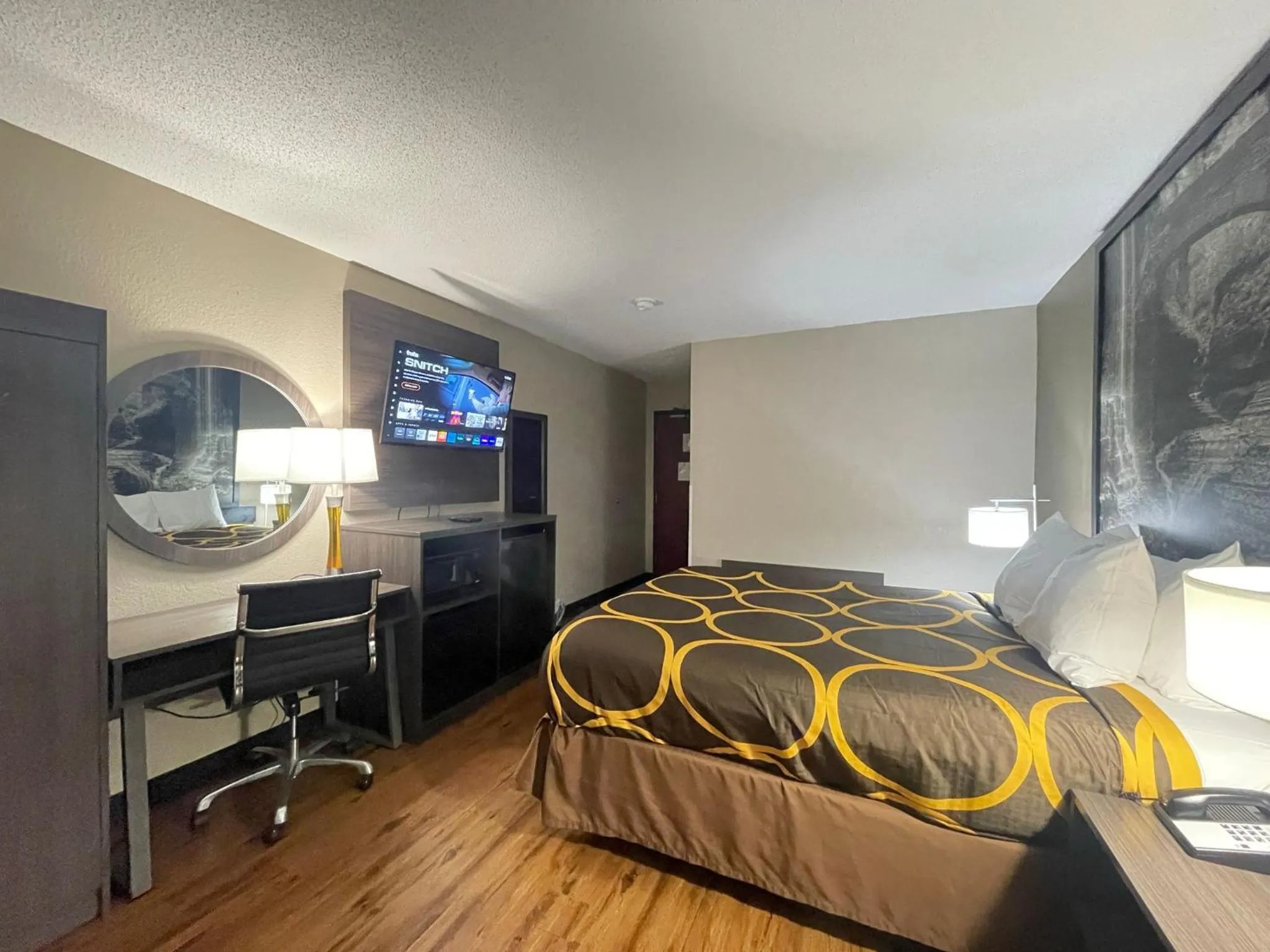 TV and multimedia, Bed in Super 8 by Wyndham Ithaca