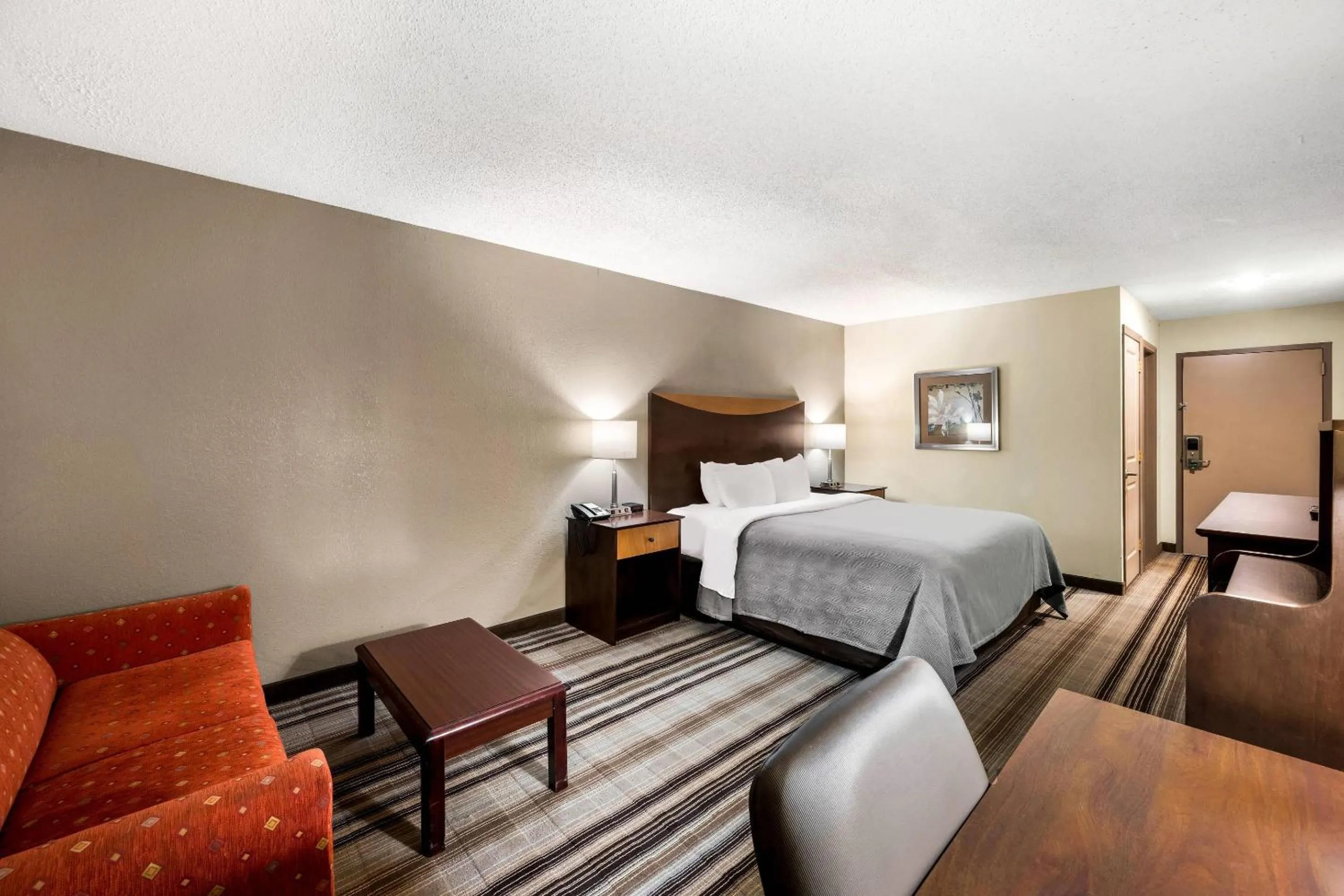 Bedroom, Bed in Quality Inn Bulls Gap