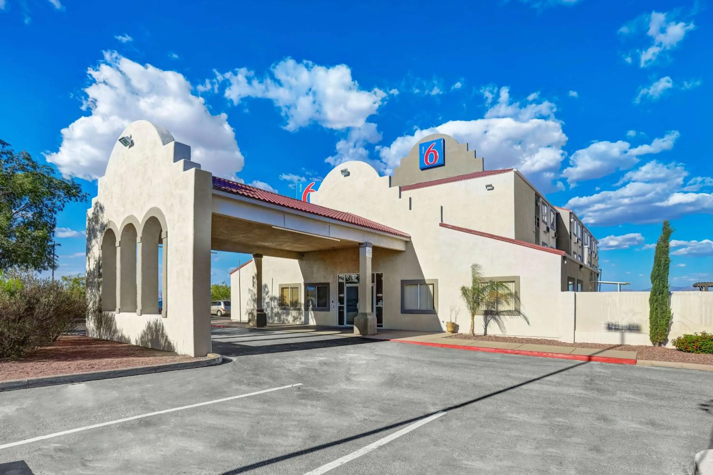 Property building in Motel 6-Benson, AZ