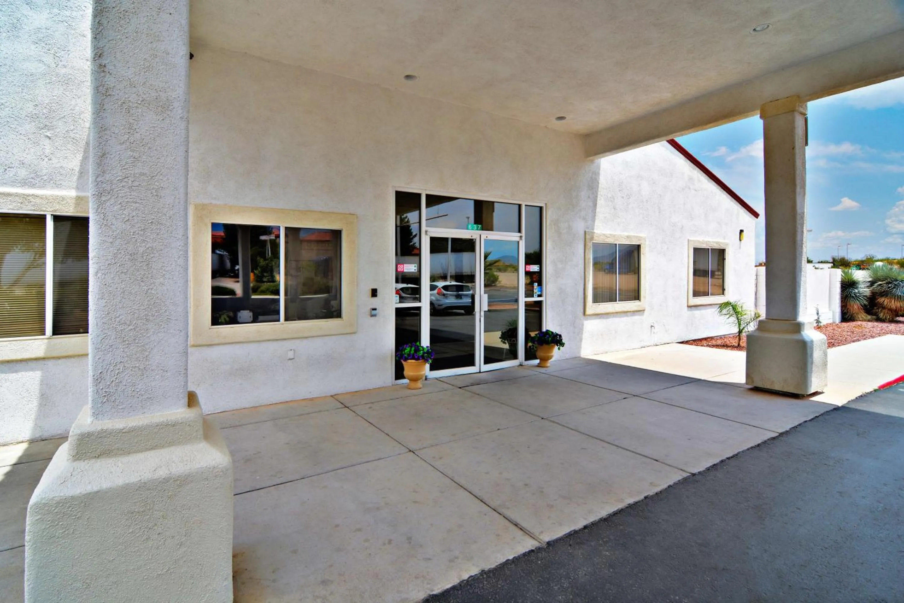 Property building in Motel 6-Benson, AZ