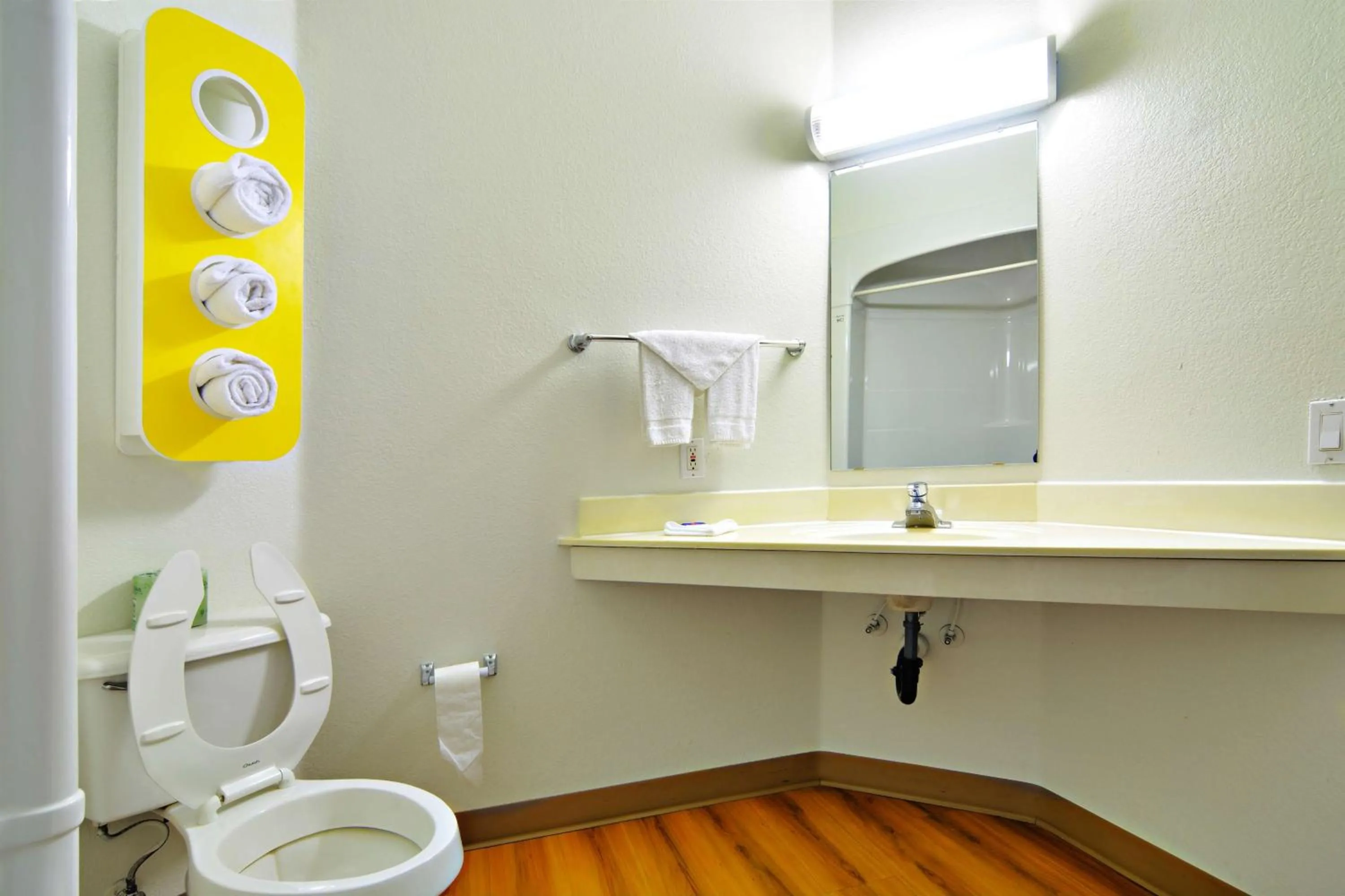 Photo of the whole room in Motel 6-Benson, AZ