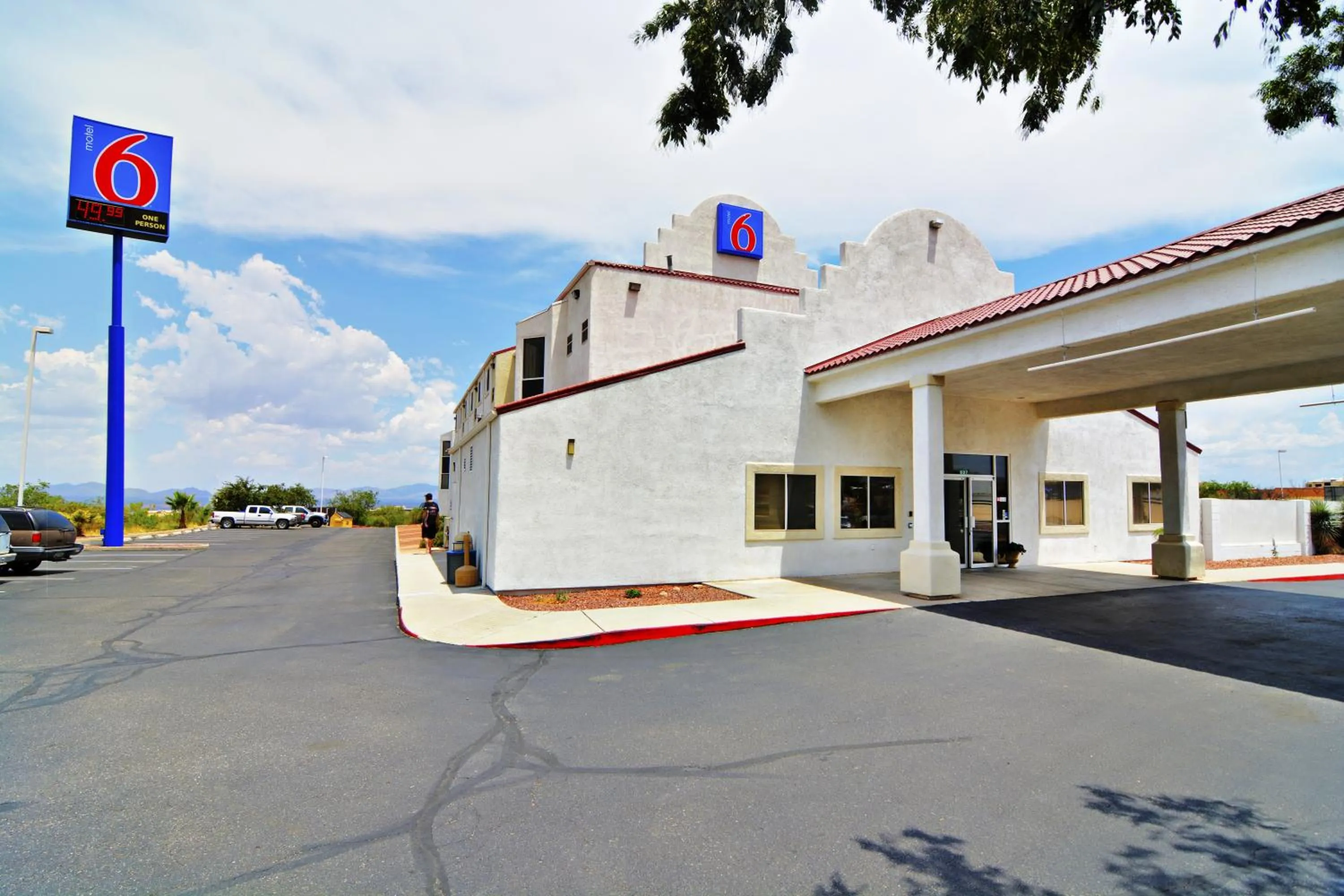 Property building in Motel 6-Benson, AZ