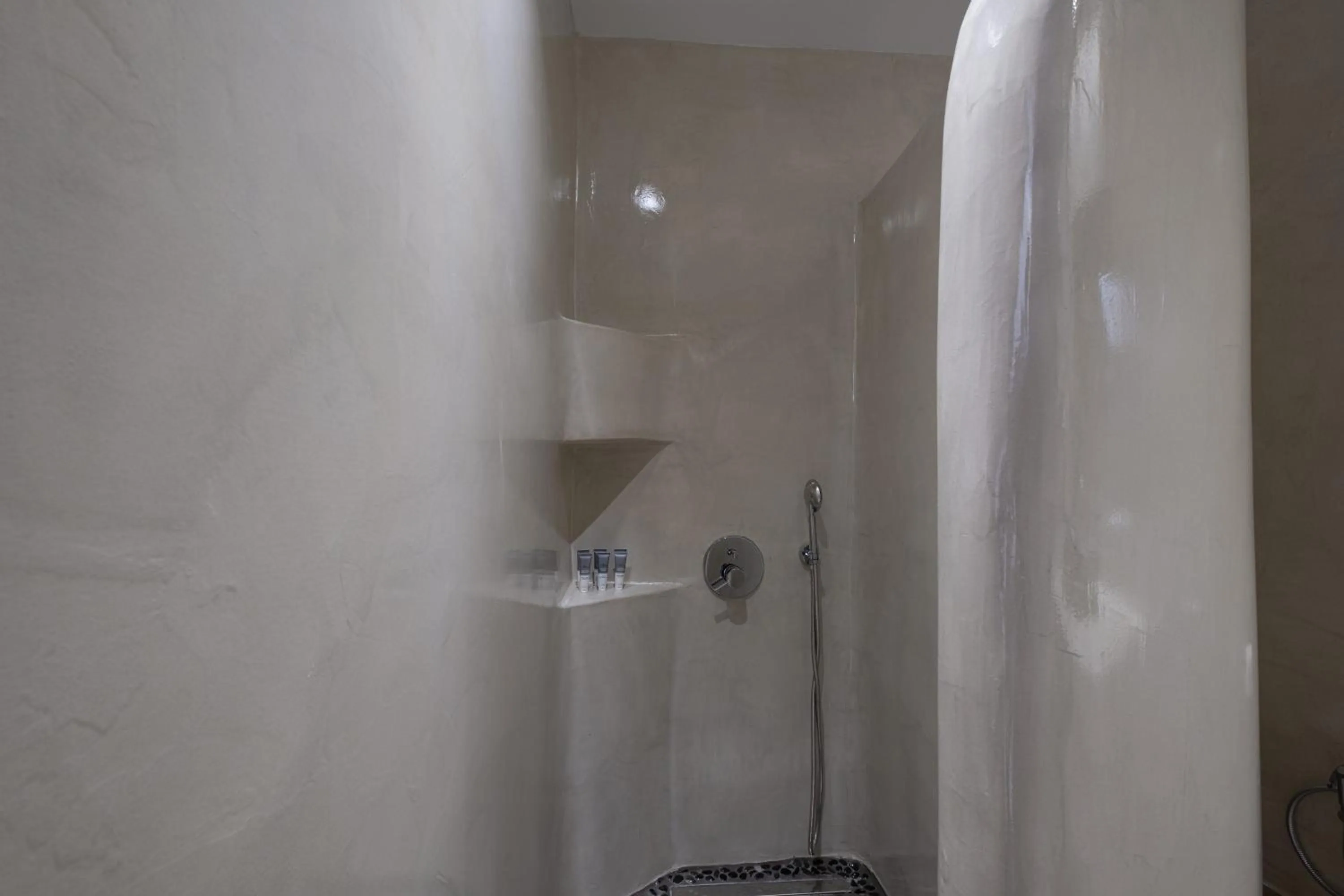 Cyclops Beach Apartments