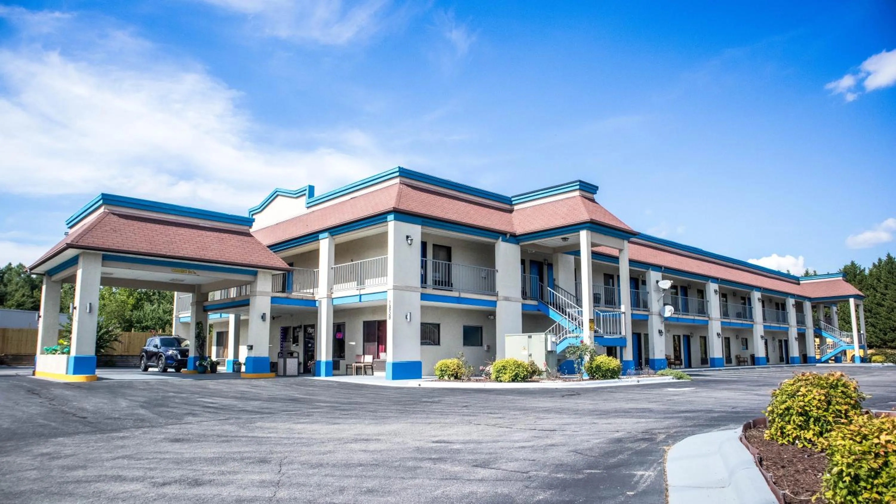 Property building in Executive Inn Yanceyville
