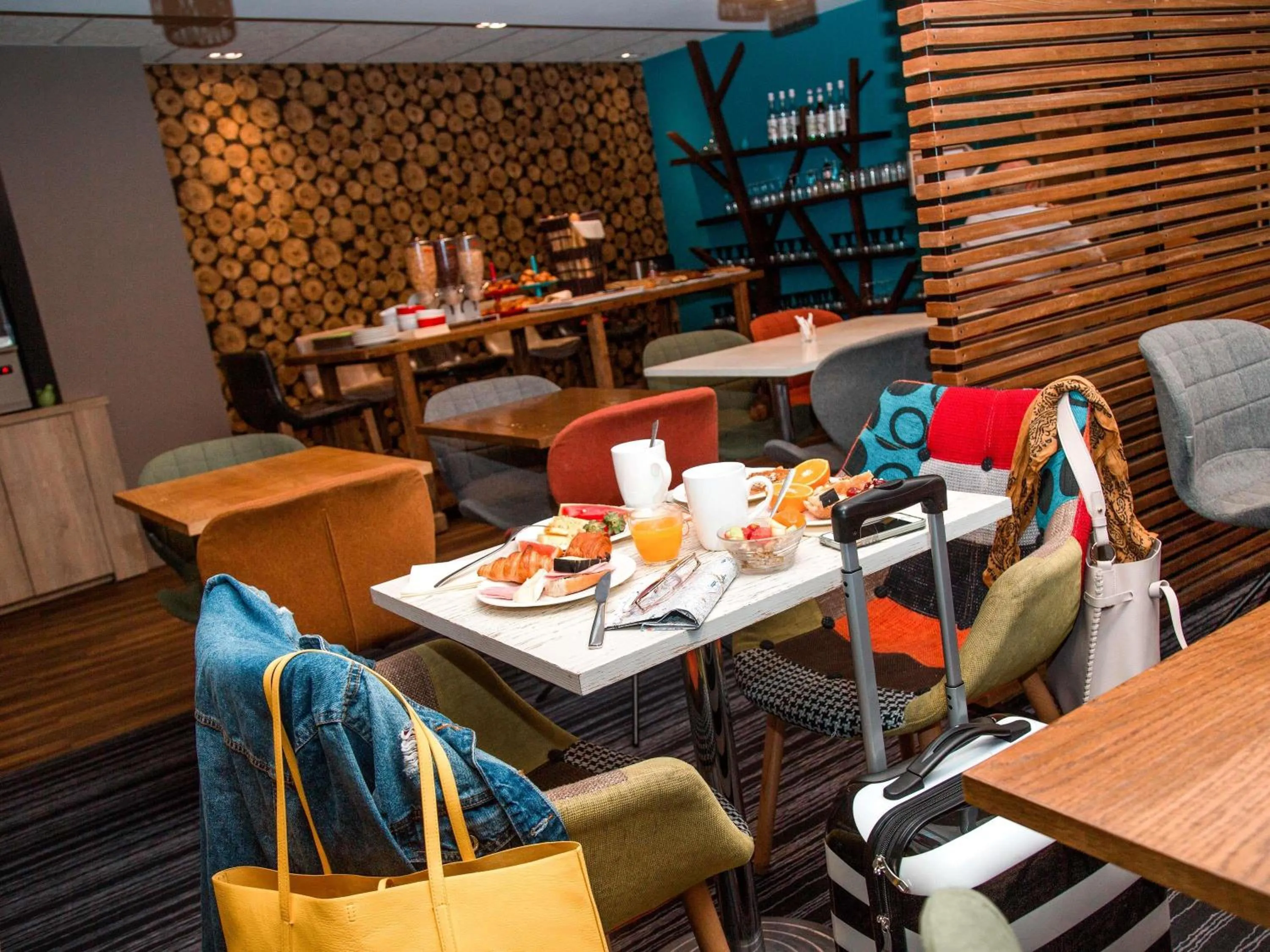 Restaurant/places to eat in ibis Styles Chaumont Centre Gare