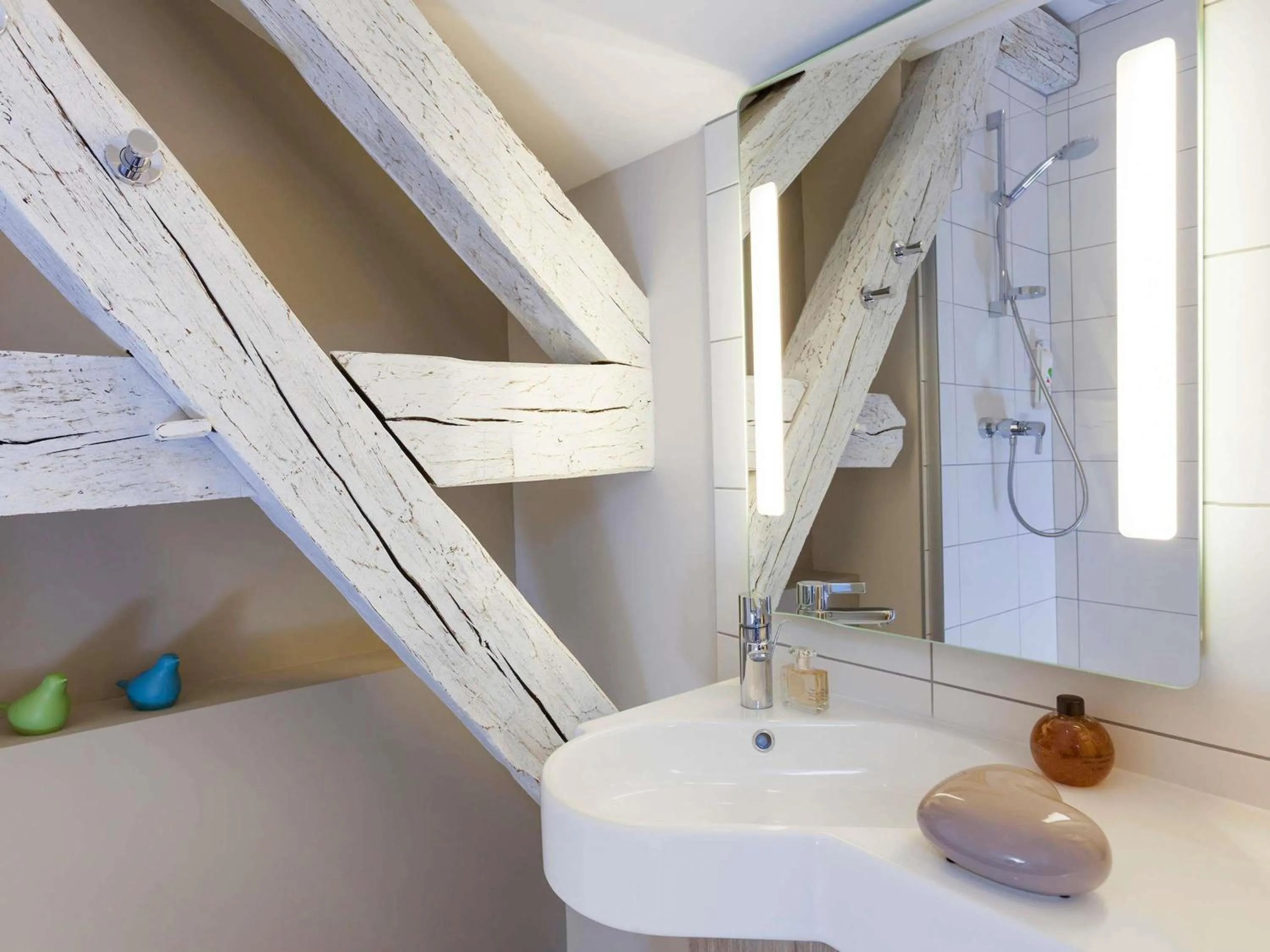 Bedroom in ibis Styles Chaumont Centre Gare