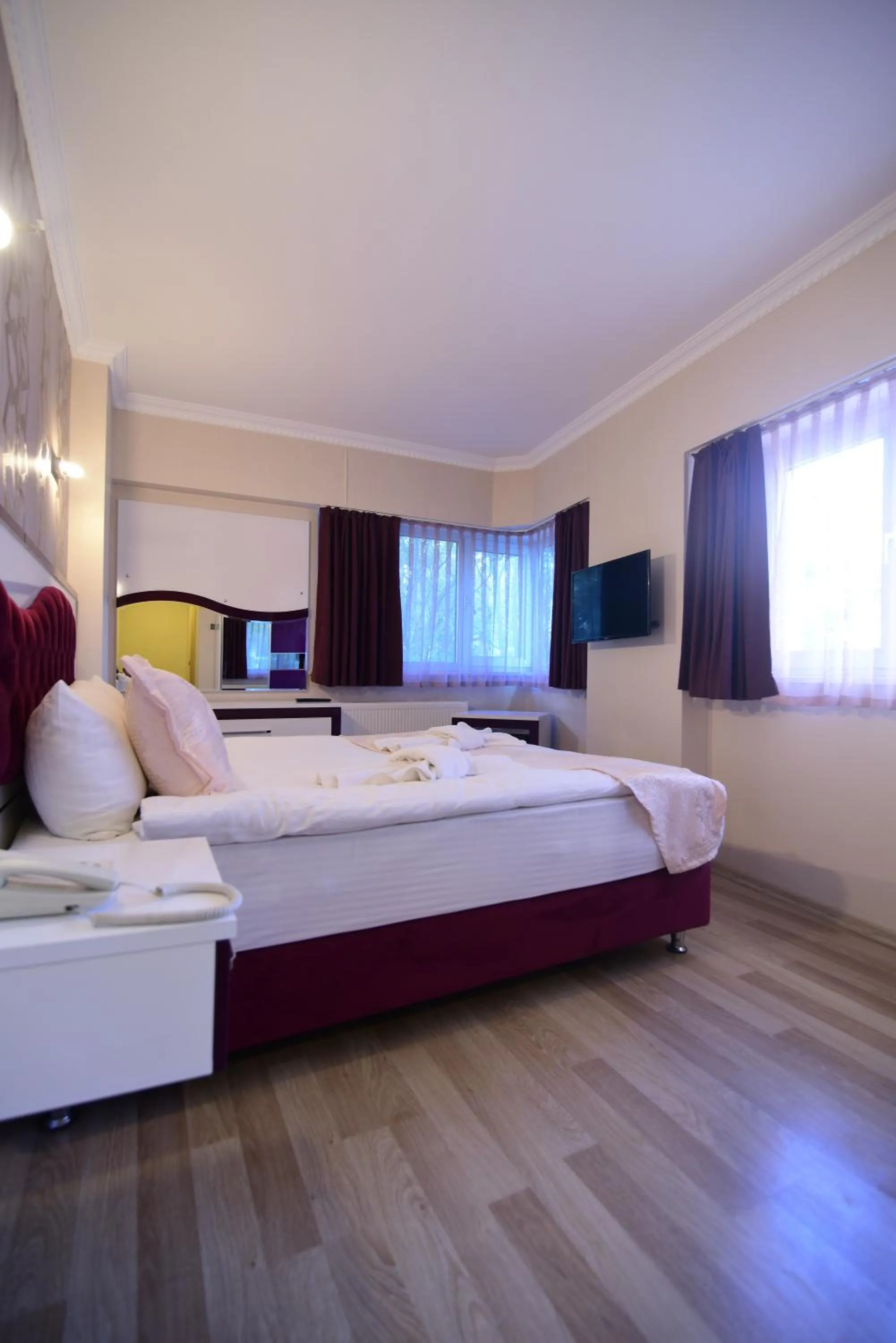Property building, Bed in Özdemir Palas