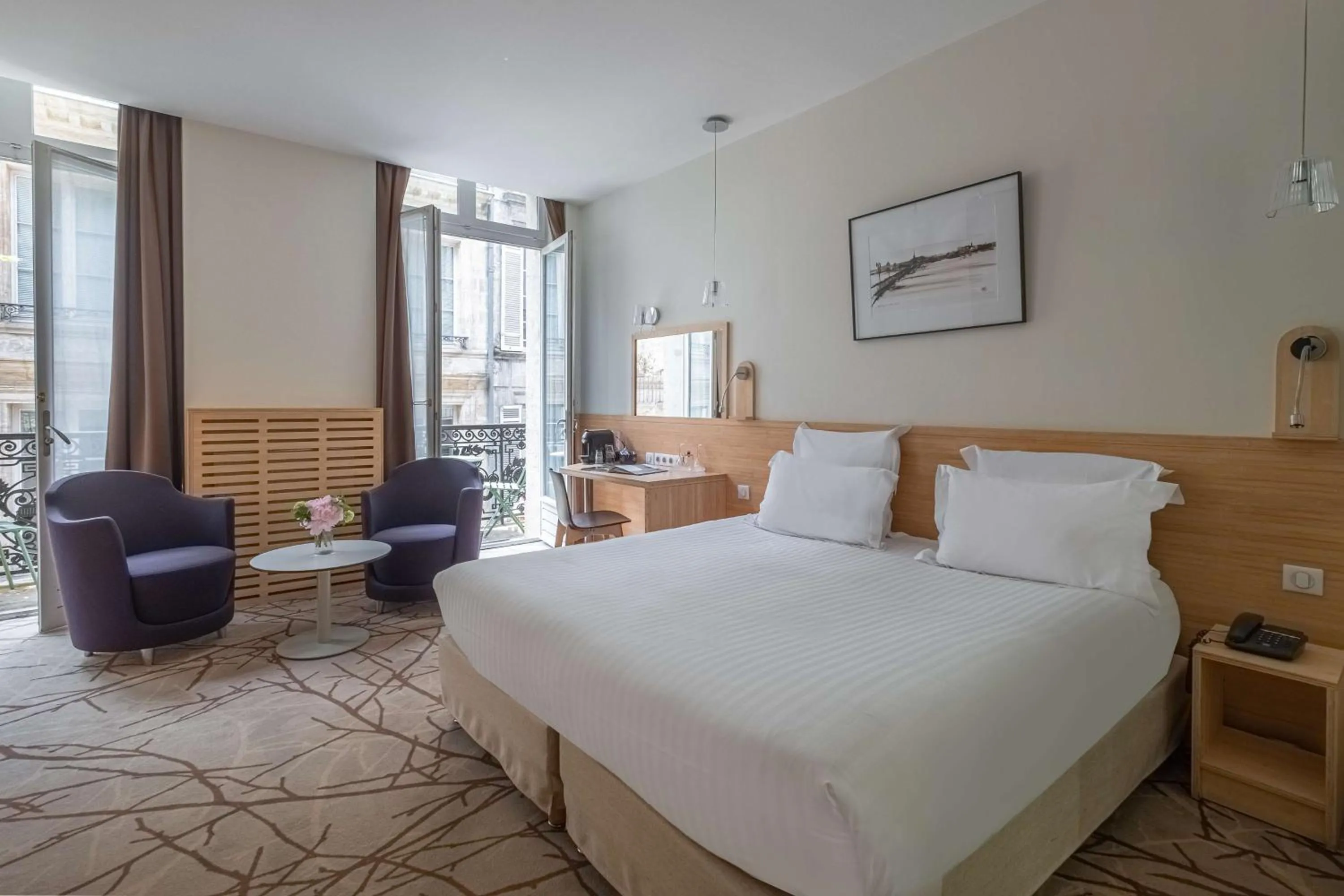 Bedroom, Bed in Grand Hotel Francais