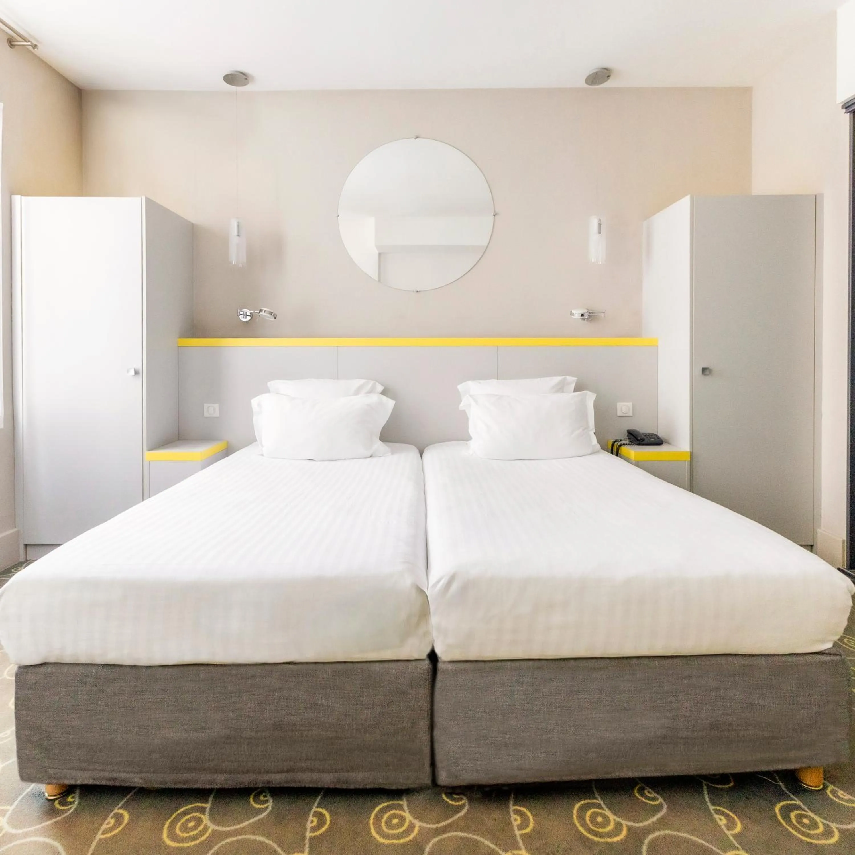 Bed in Grand Hotel Francais