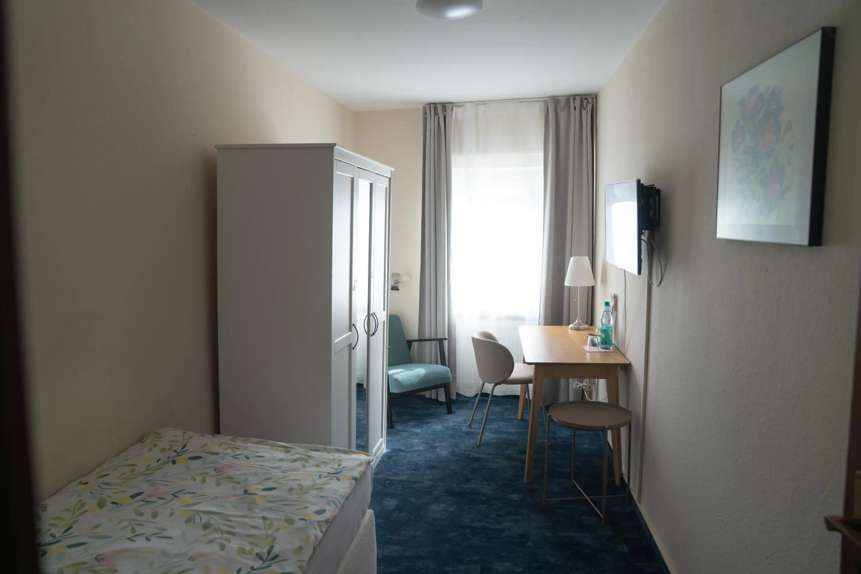 TV and multimedia, Bed in Hotel zum Grafen Hallermunt