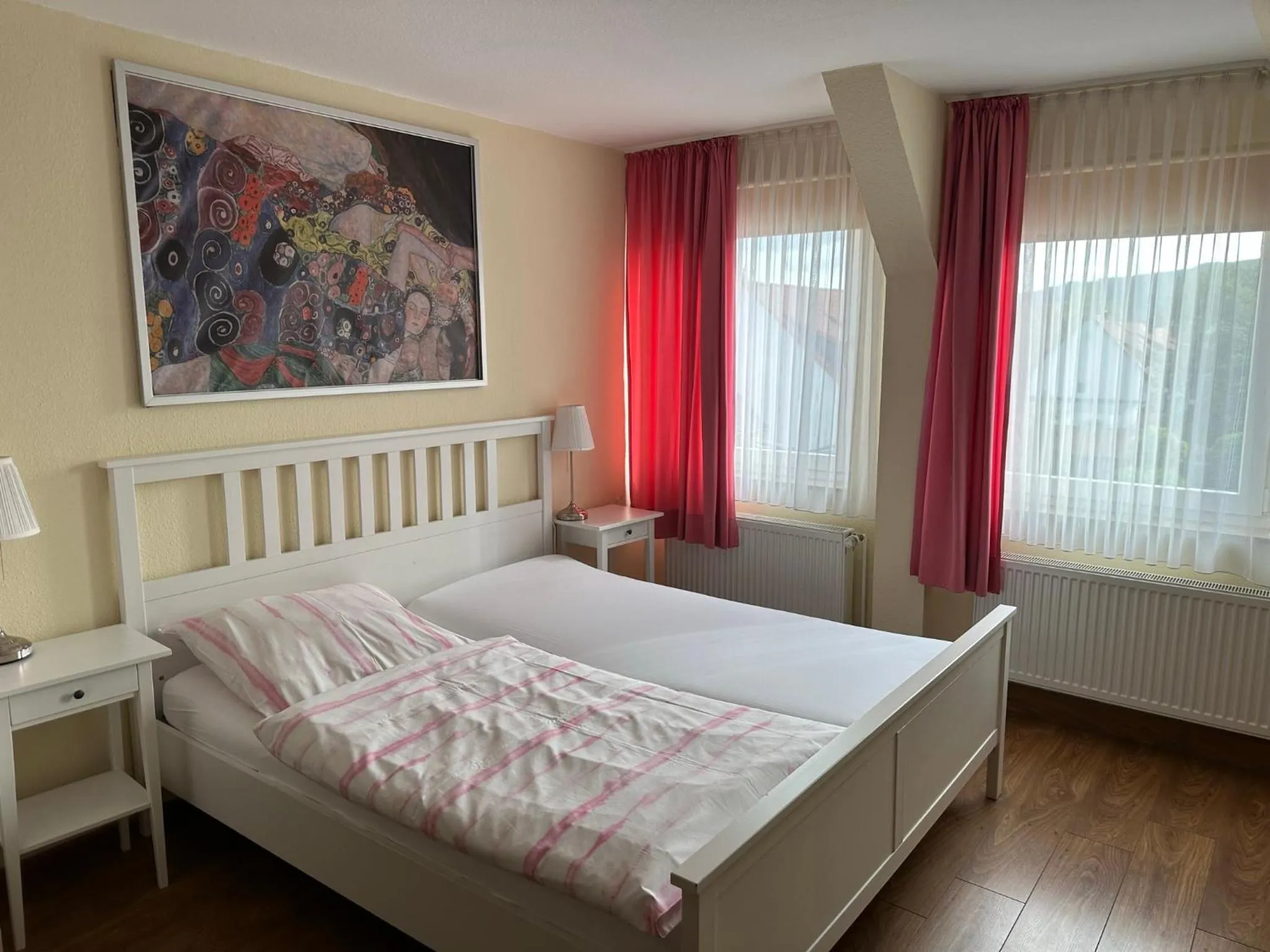Bed in Hotel zum Grafen Hallermunt