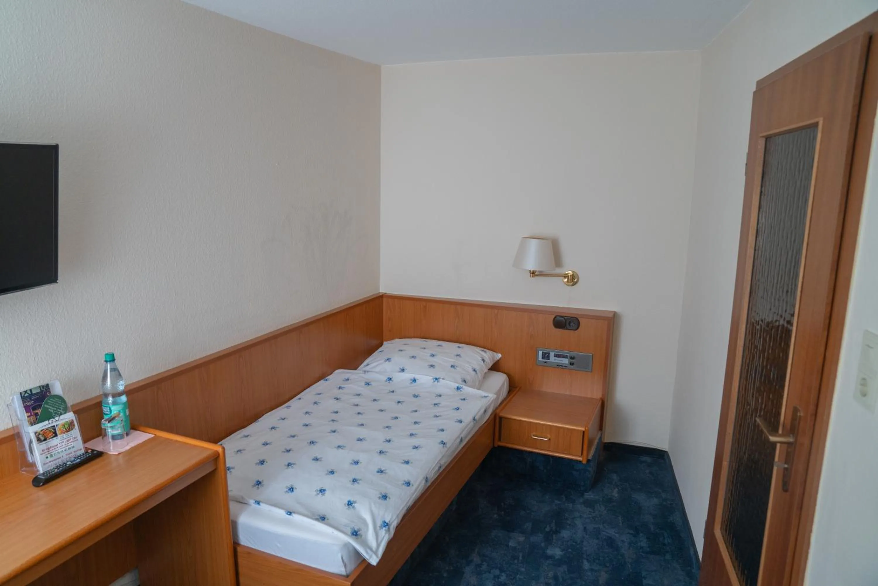 Bed in Hotel zum Grafen Hallermunt