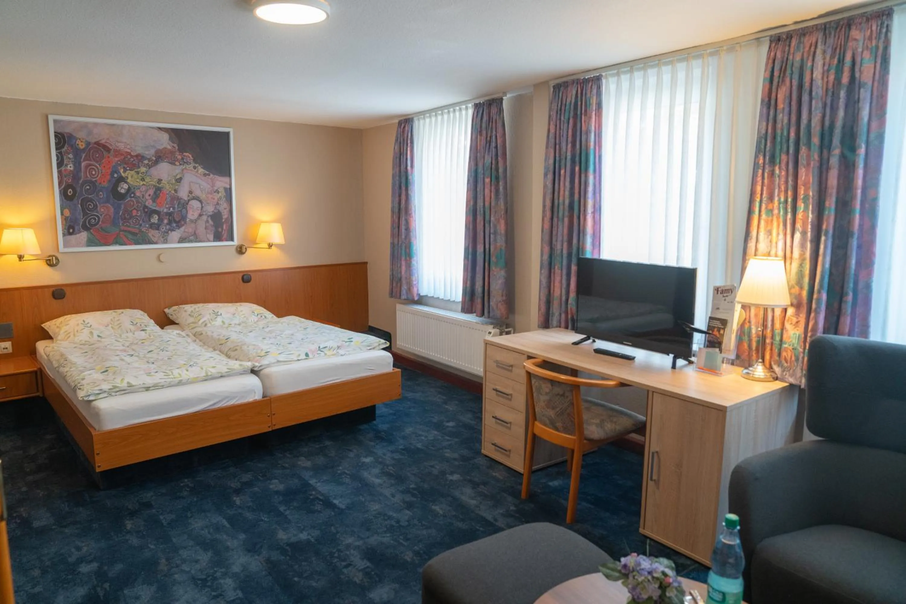 Bed in Hotel zum Grafen Hallermunt