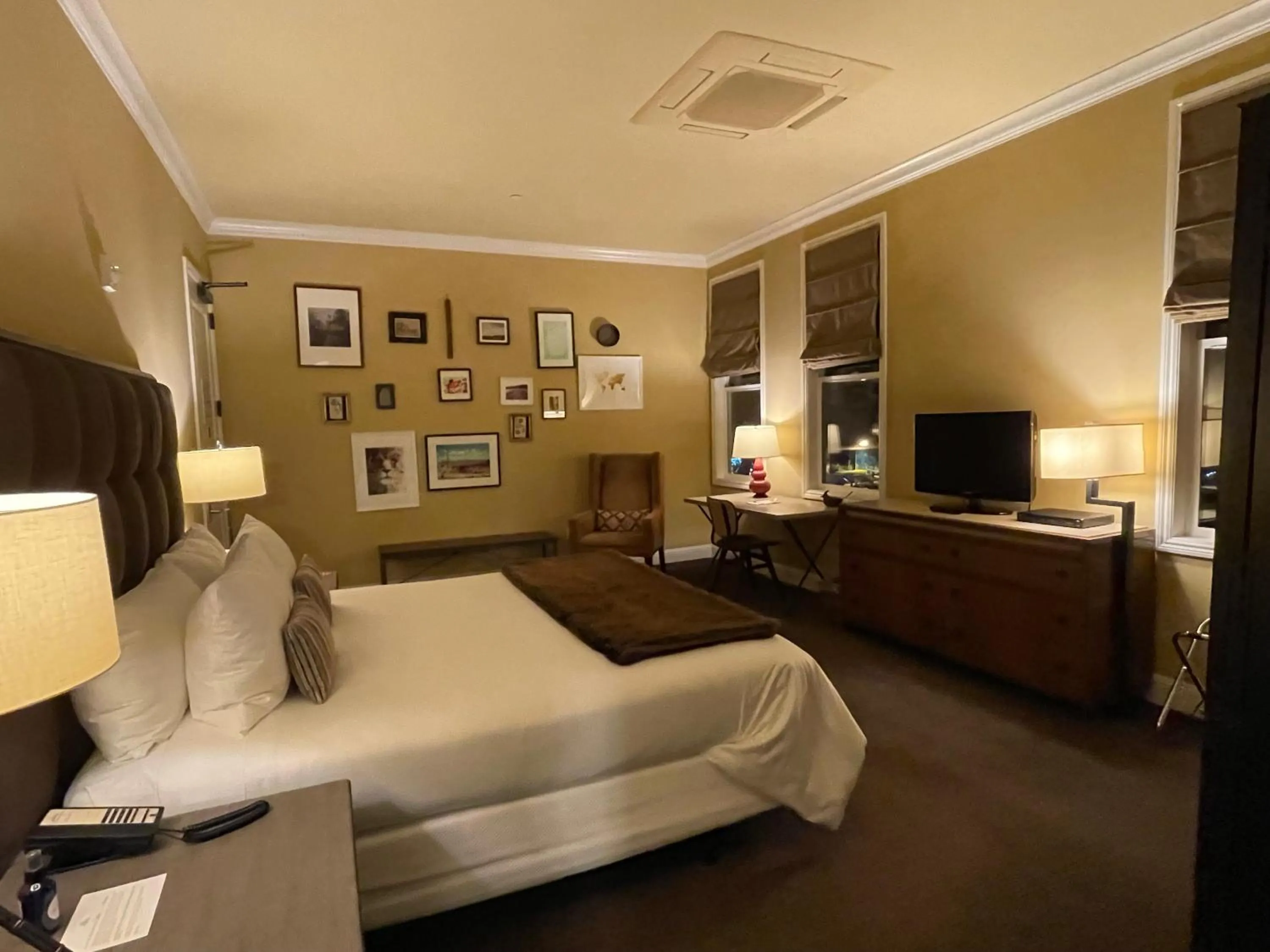 Bedroom, Bed in Wydown Hotel