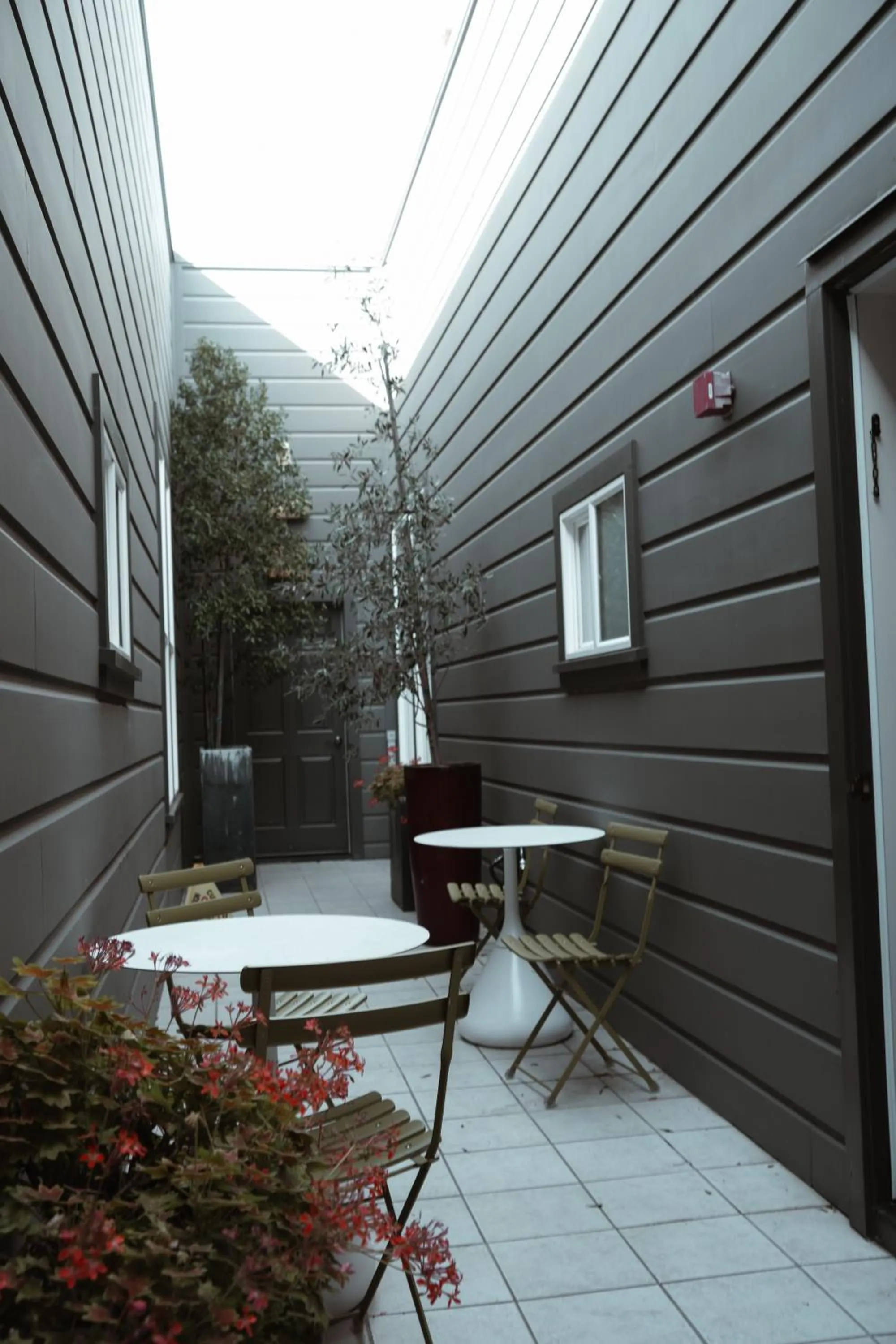Seating area in Wydown Hotel