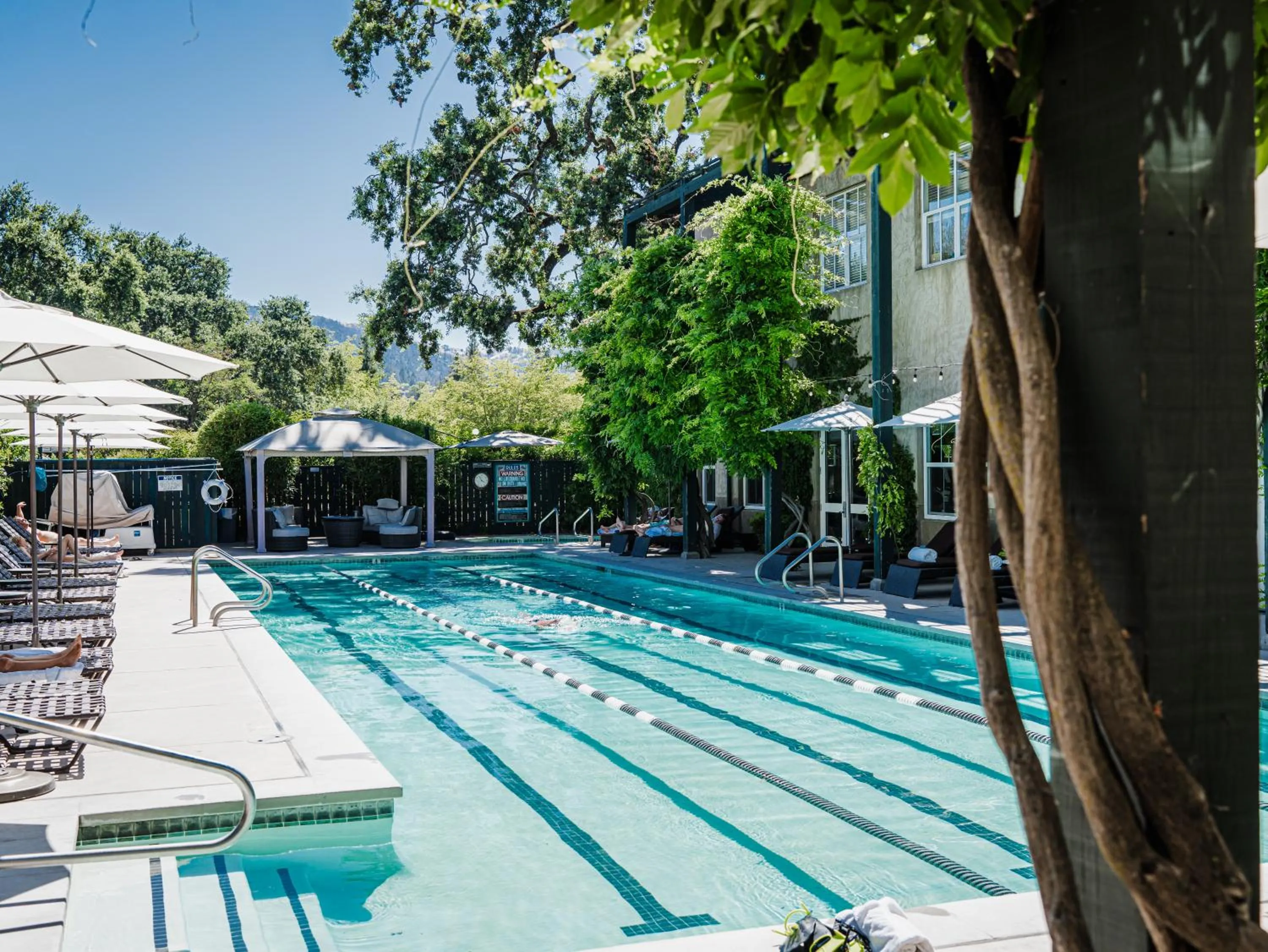 Pool view in Wydown Hotel
