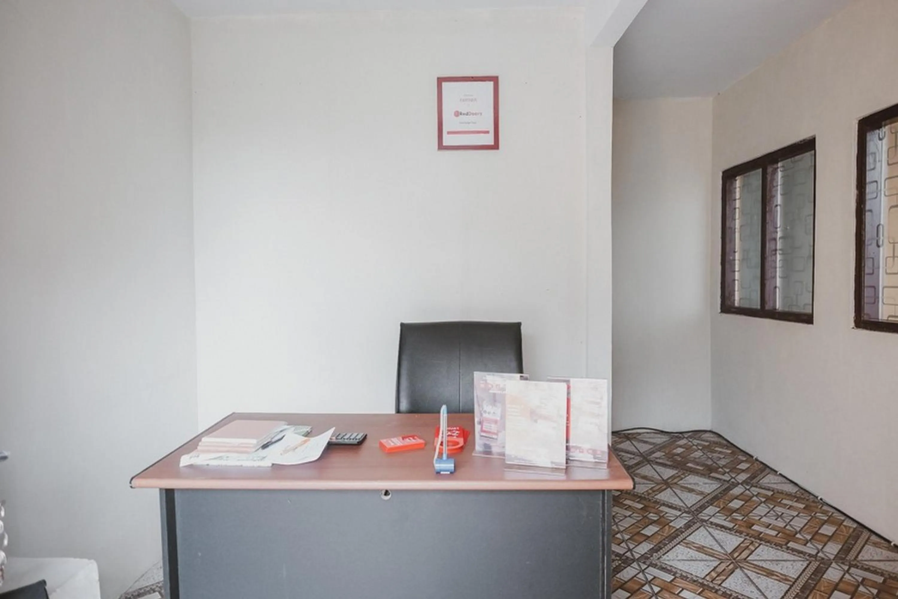 Lobby or reception in RedDoorz Syariah @ Jalan Dieng