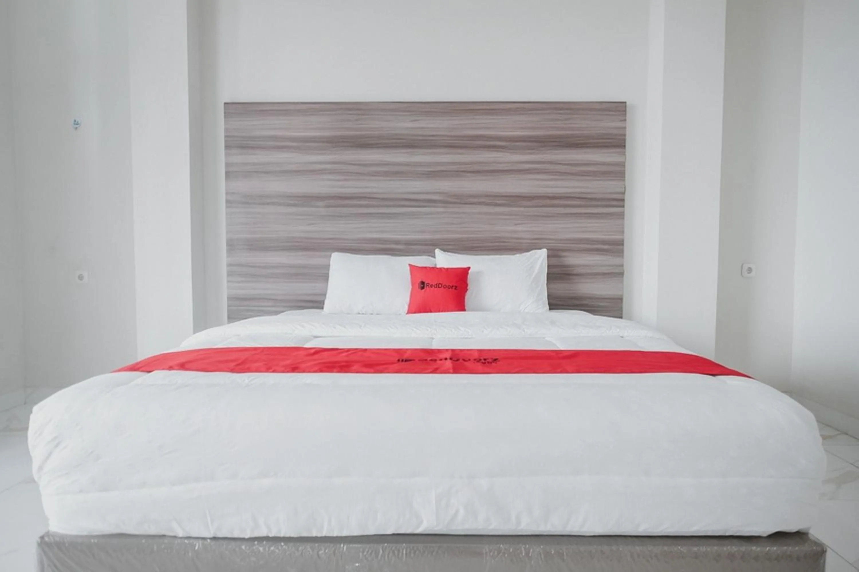 Bed in RedDoorz Syariah @ Jalan Dieng